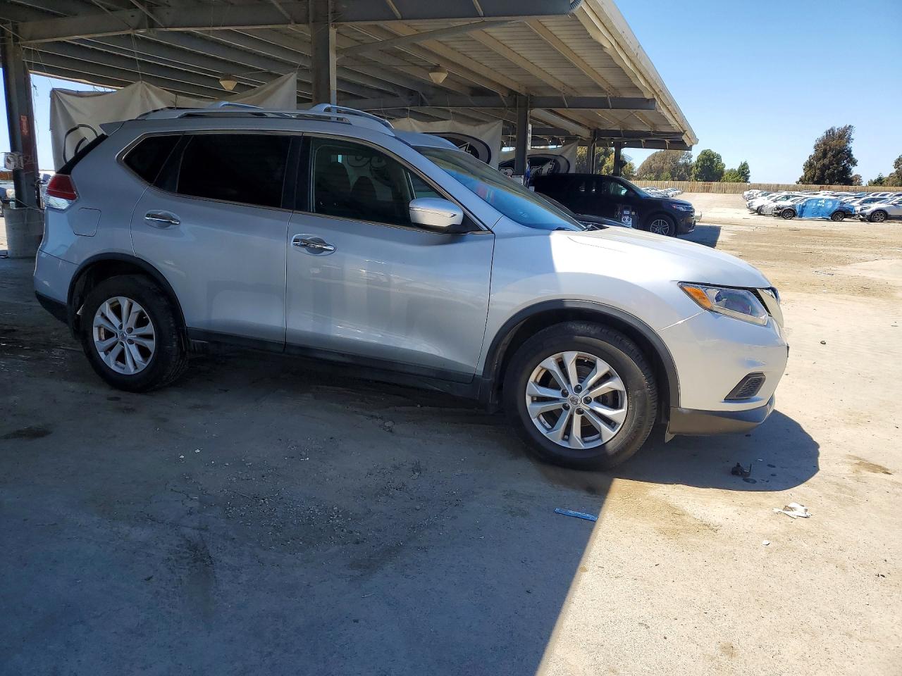 2014 Nissan Rogue Sv Silver vin: 5N1AT2MT5EC838439