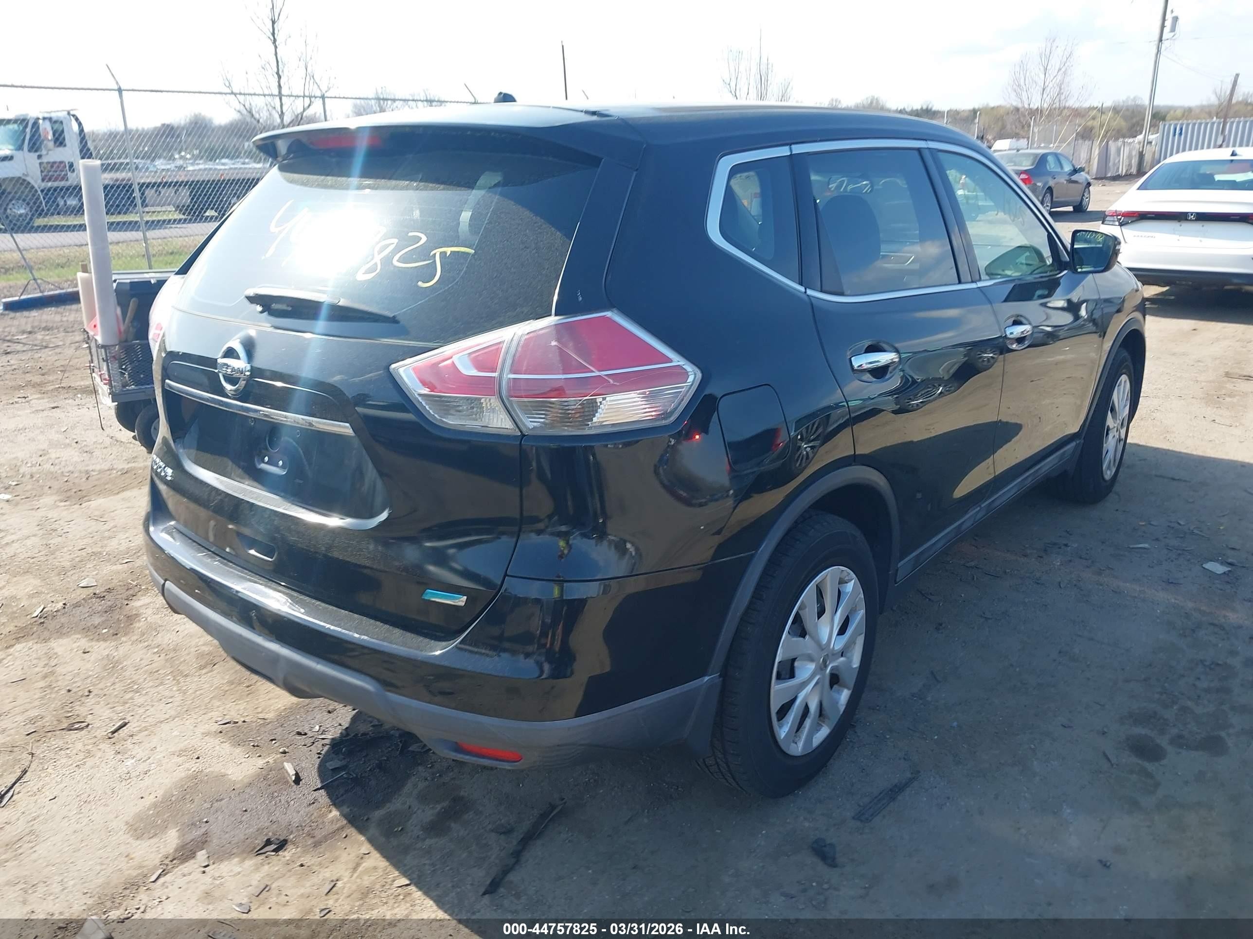 2014 Nissan Rogue S Черный vin: 5N1AT2MT5EC869237