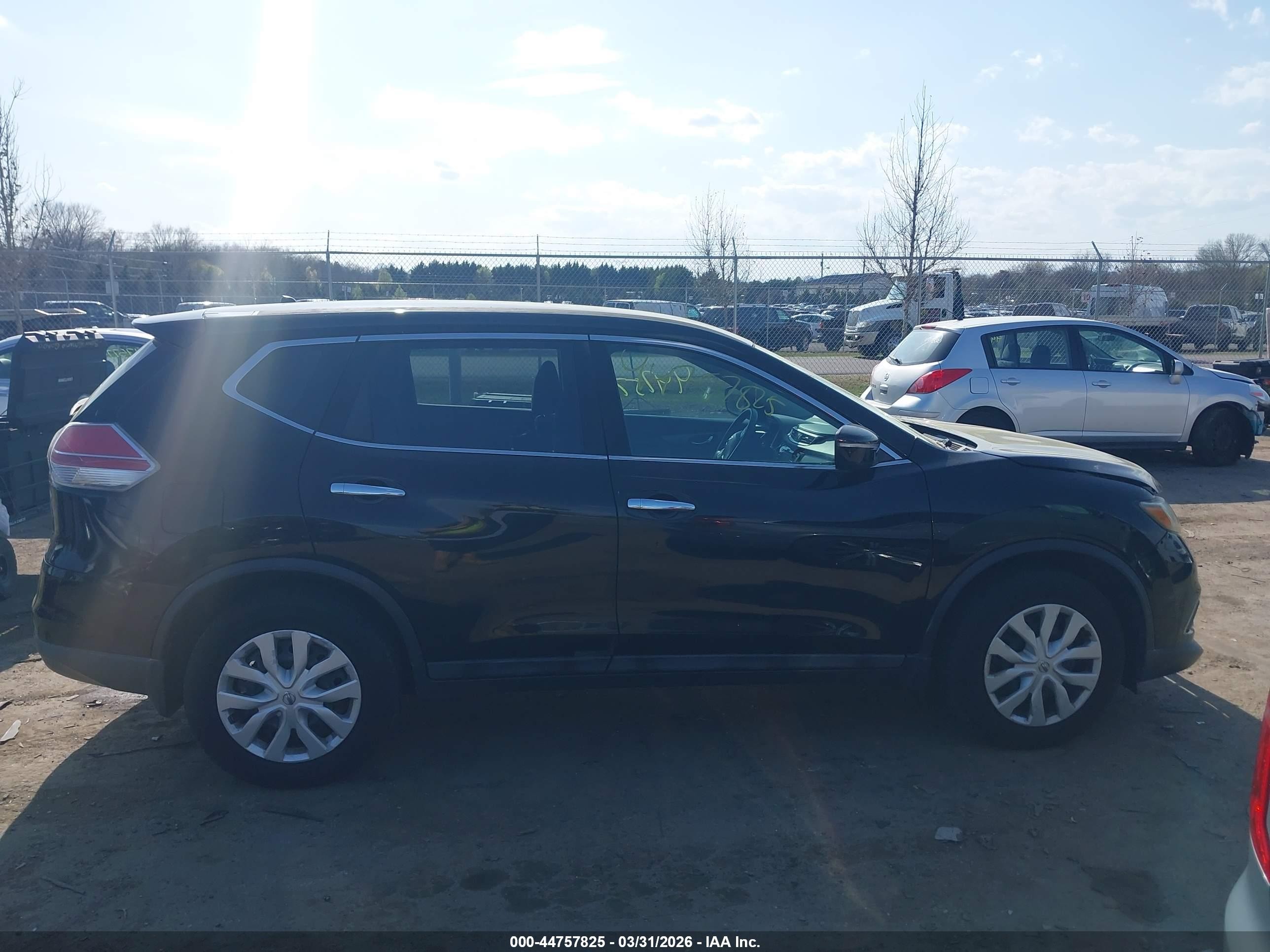 2014 Nissan Rogue S Черный vin: 5N1AT2MT5EC869237