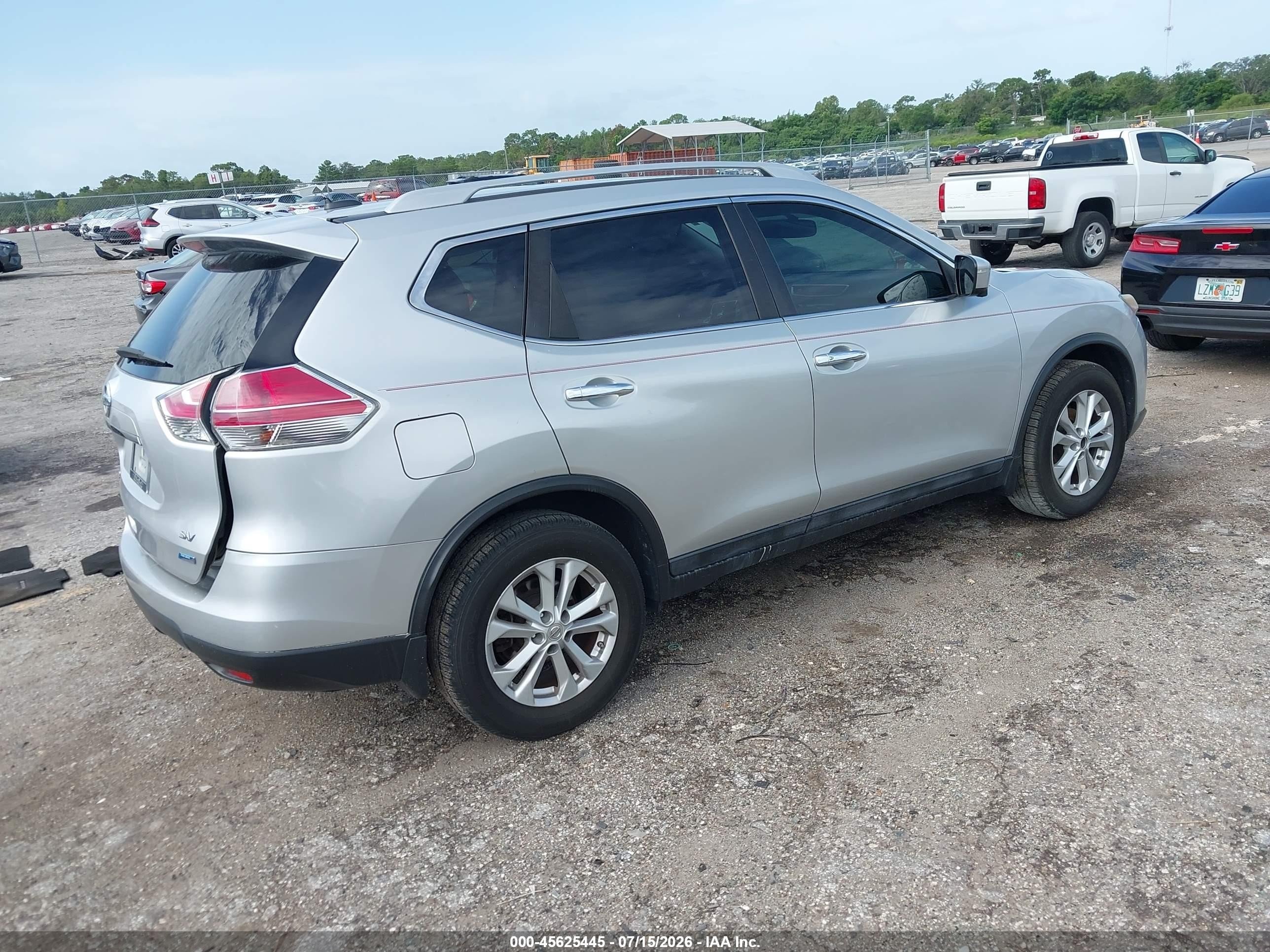 2014 Nissan Rogue Sv Silver vin: 5N1AT2MT5EC871313