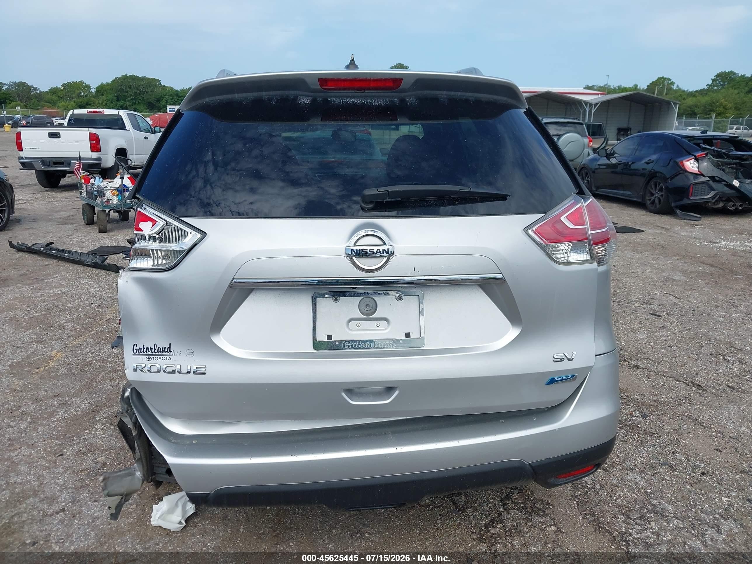 2014 Nissan Rogue Sv Silver vin: 5N1AT2MT5EC871313