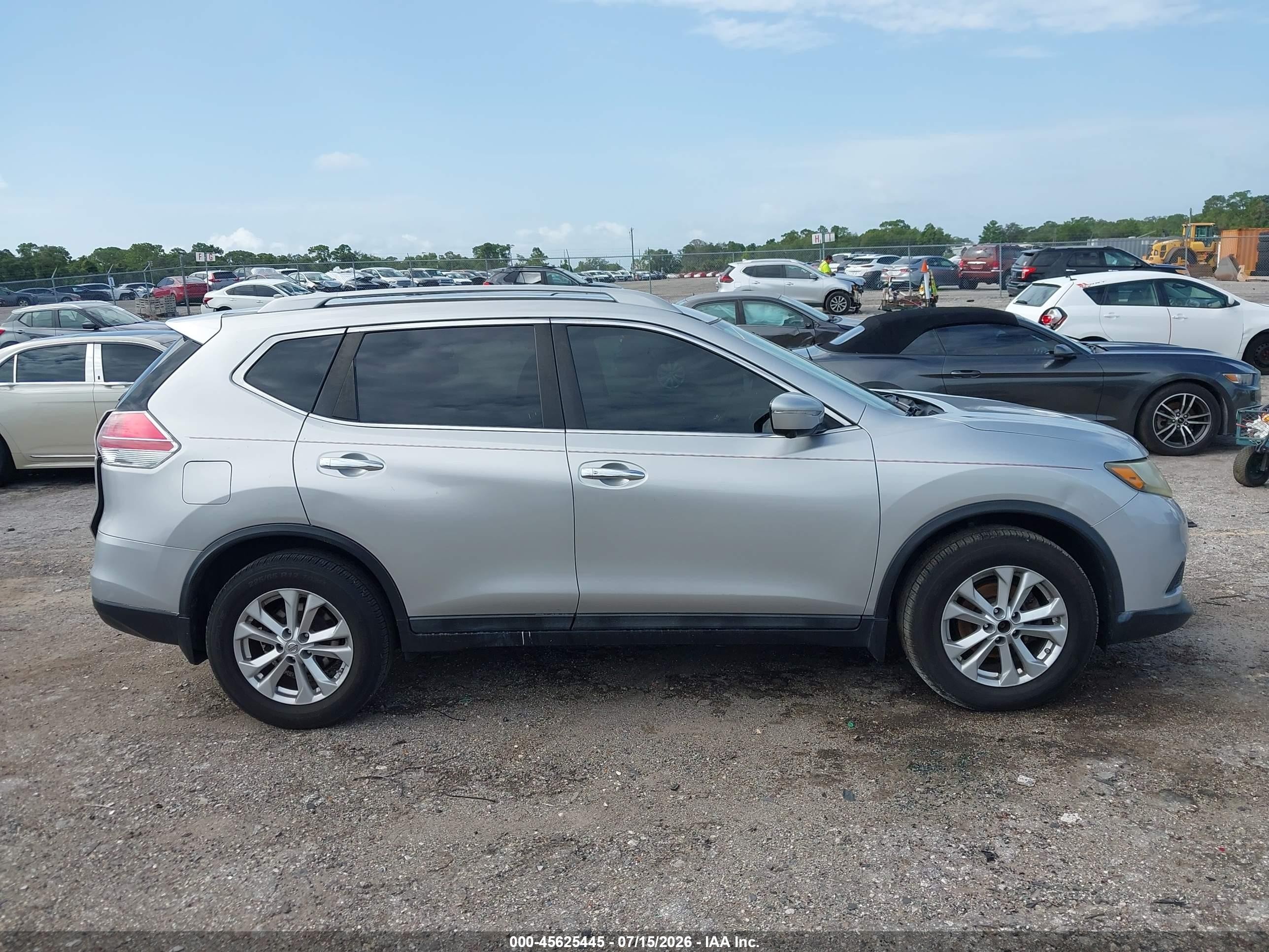 2014 Nissan Rogue Sv Silver vin: 5N1AT2MT5EC871313