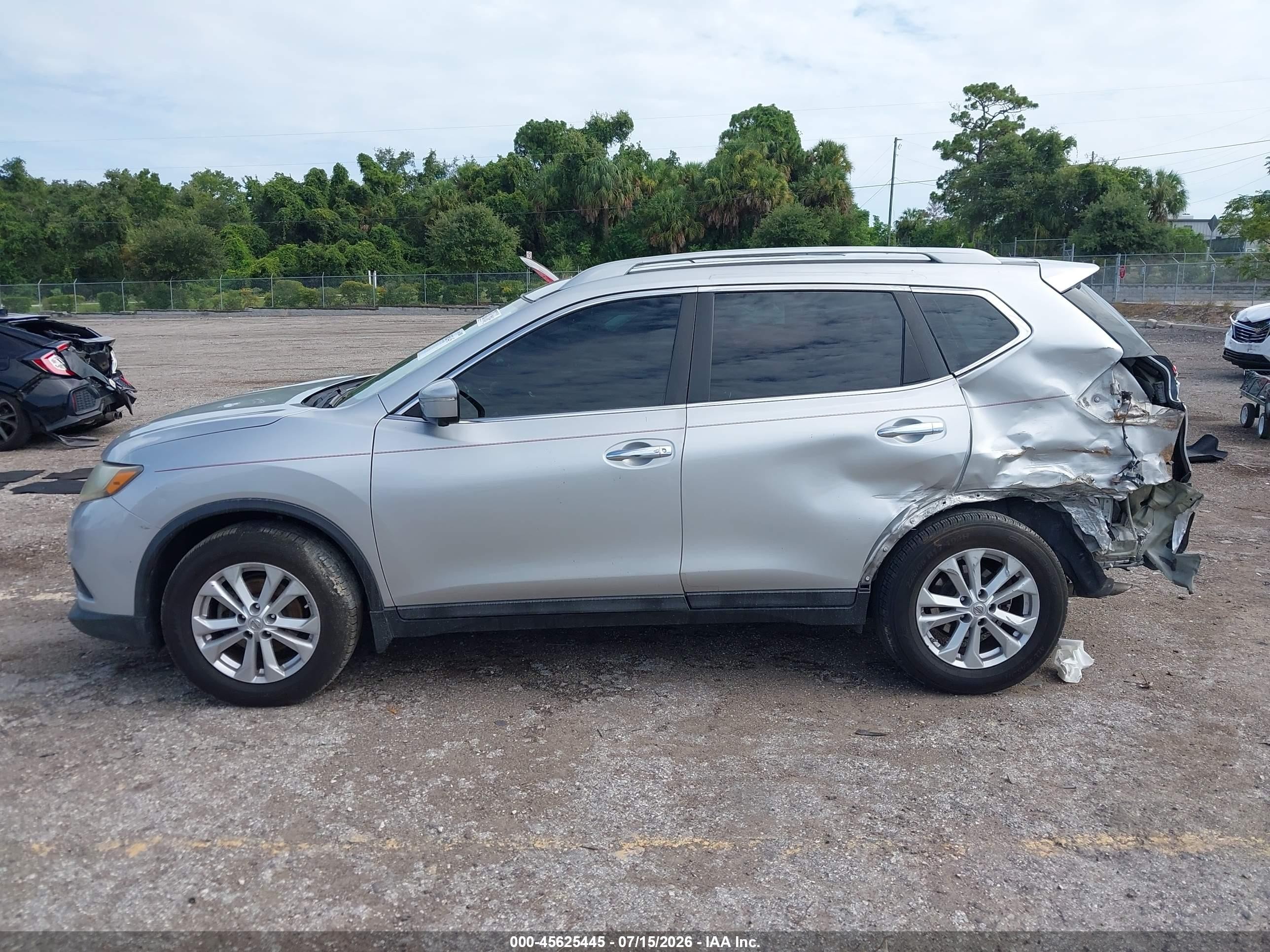 2014 Nissan Rogue Sv Silver vin: 5N1AT2MT5EC871313