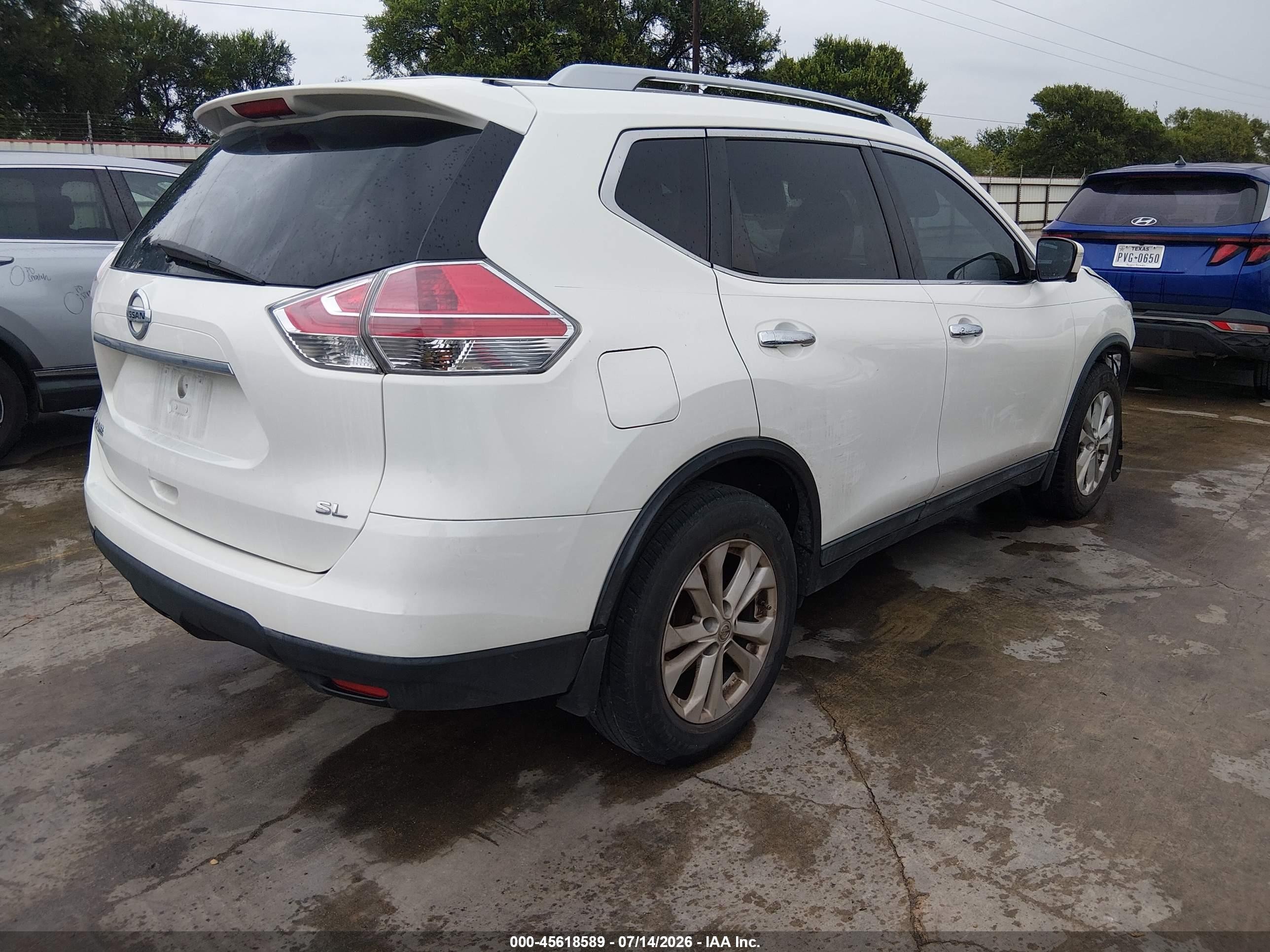 2014 Nissan Rogue Sv White vin: 5N1AT2MT5EC872056
