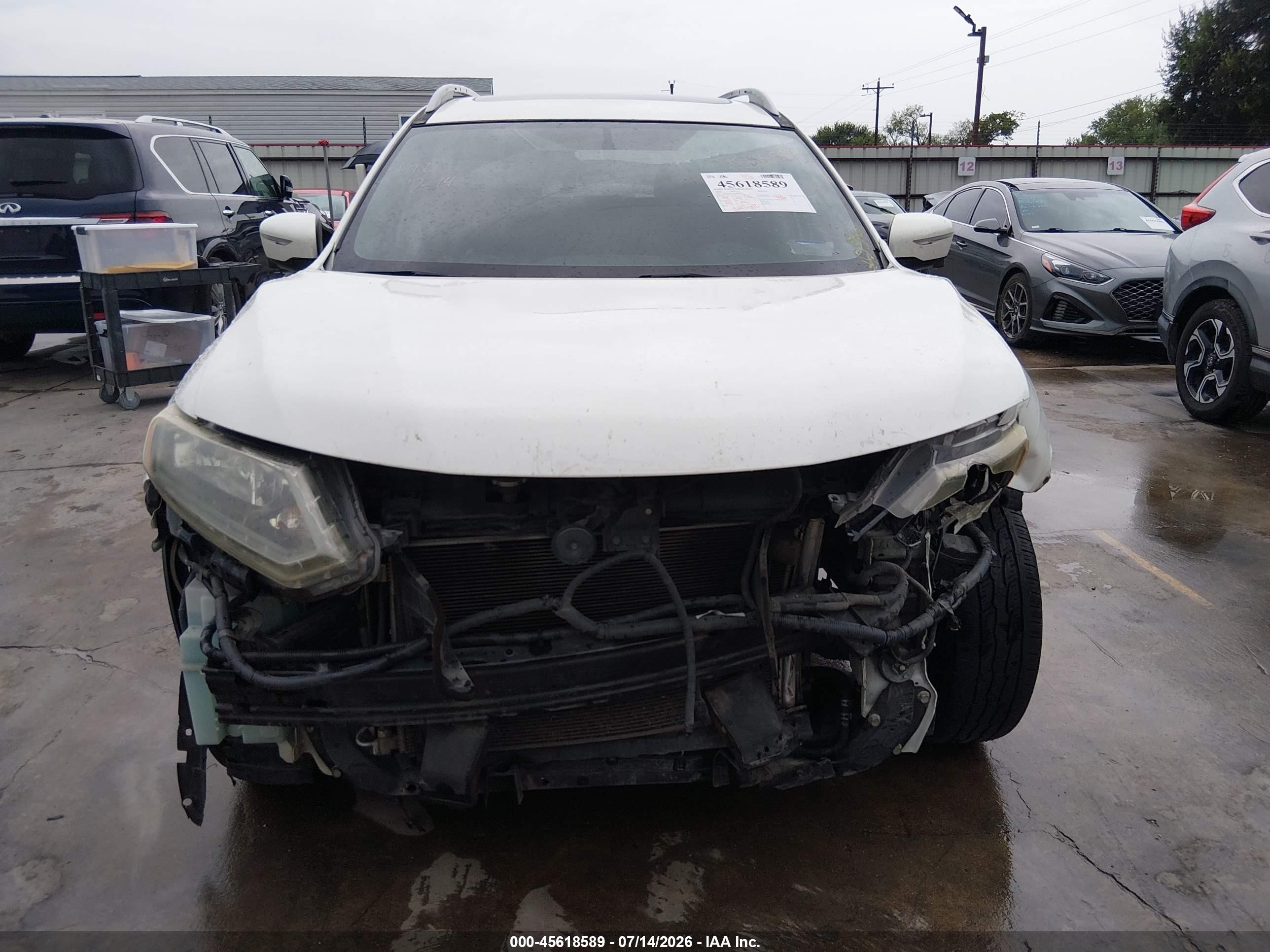 2014 Nissan Rogue Sv White vin: 5N1AT2MT5EC872056