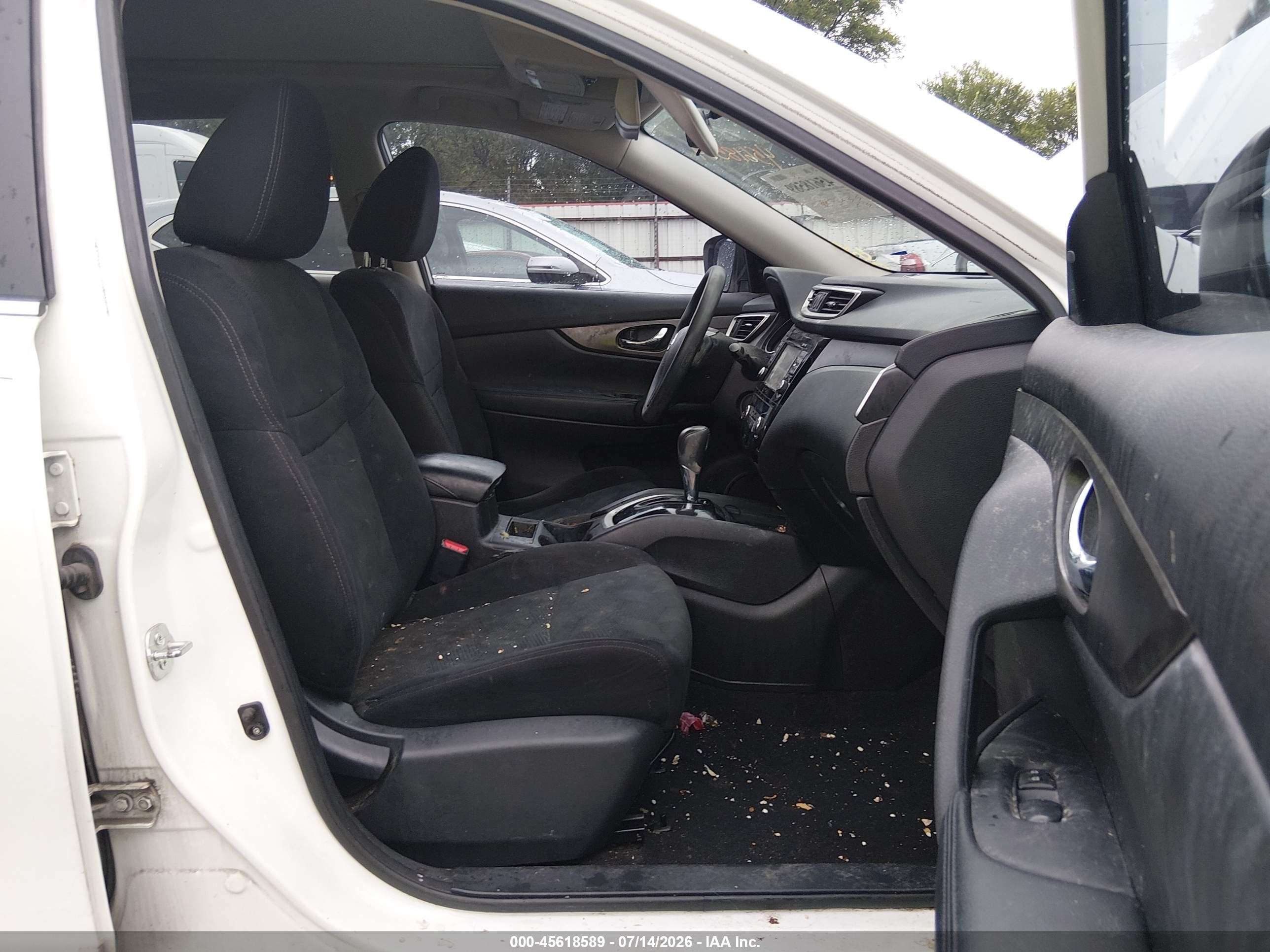 2014 Nissan Rogue Sv White vin: 5N1AT2MT5EC872056