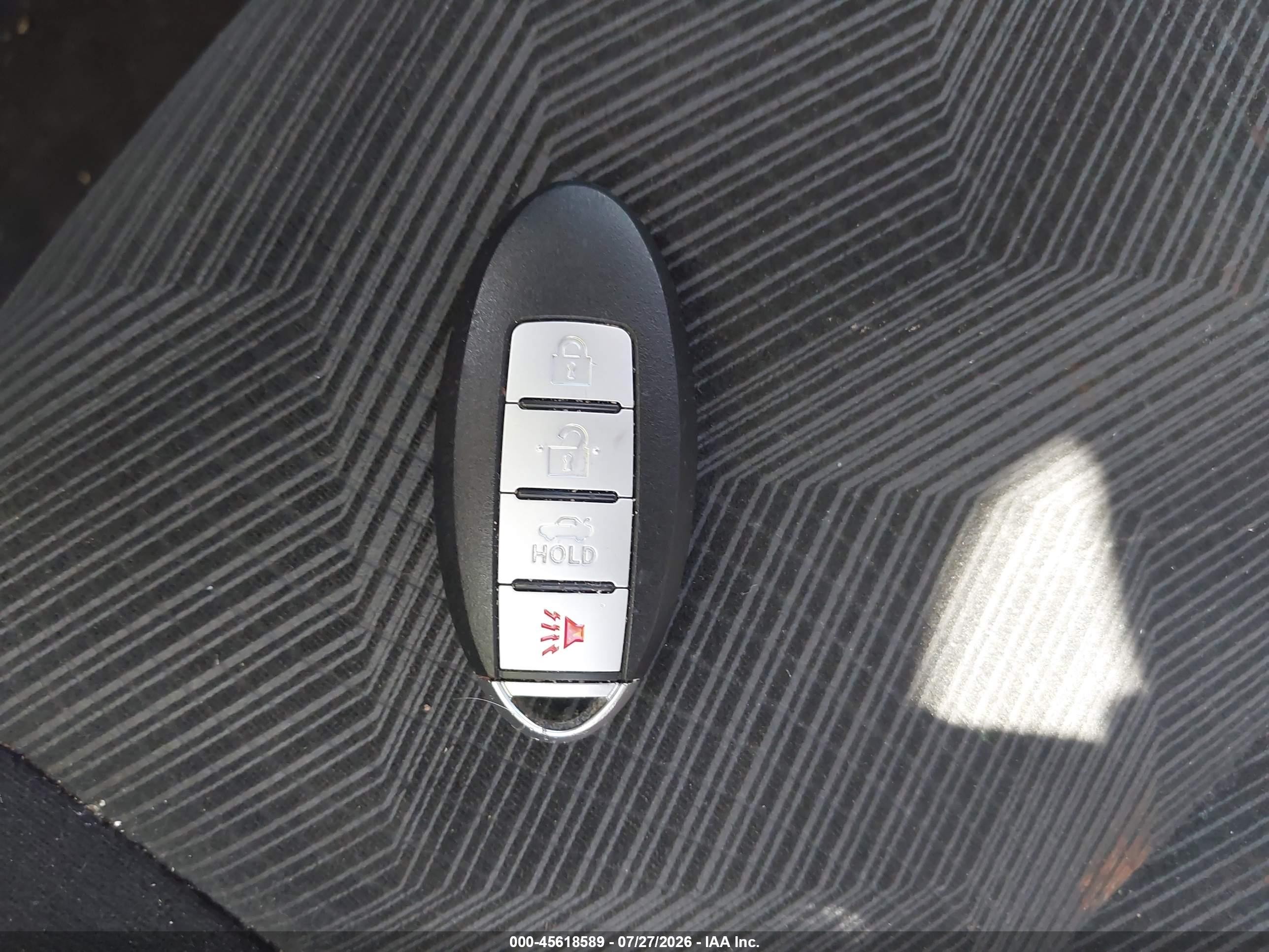 2014 Nissan Rogue Sv White vin: 5N1AT2MT5EC872056