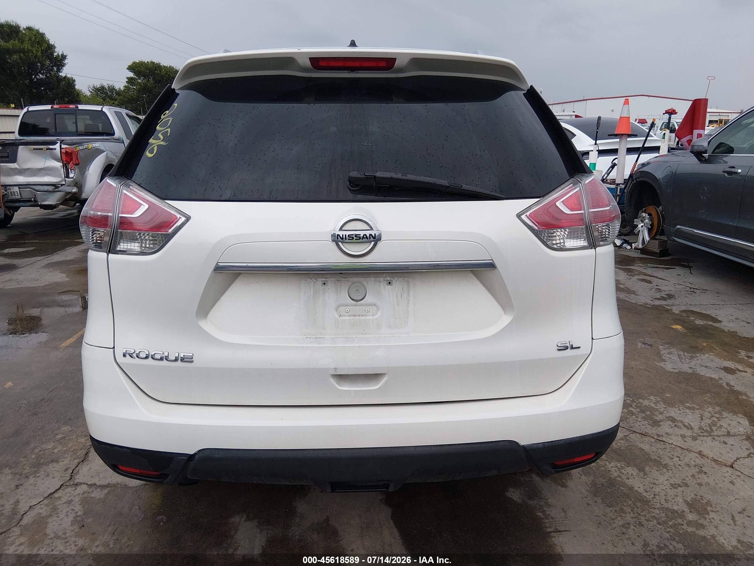 2014 Nissan Rogue Sv White vin: 5N1AT2MT5EC872056