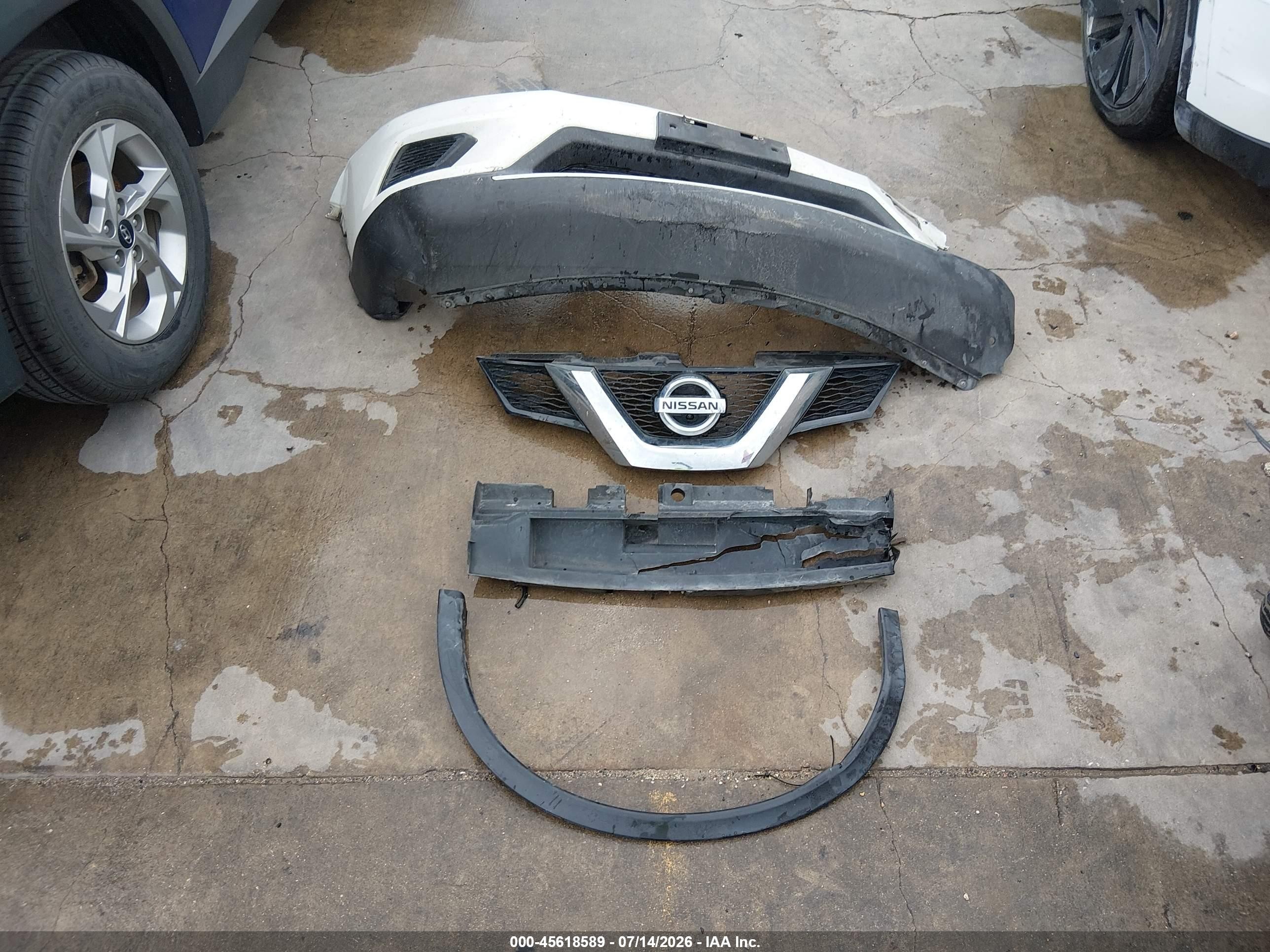 2014 Nissan Rogue Sv White vin: 5N1AT2MT5EC872056