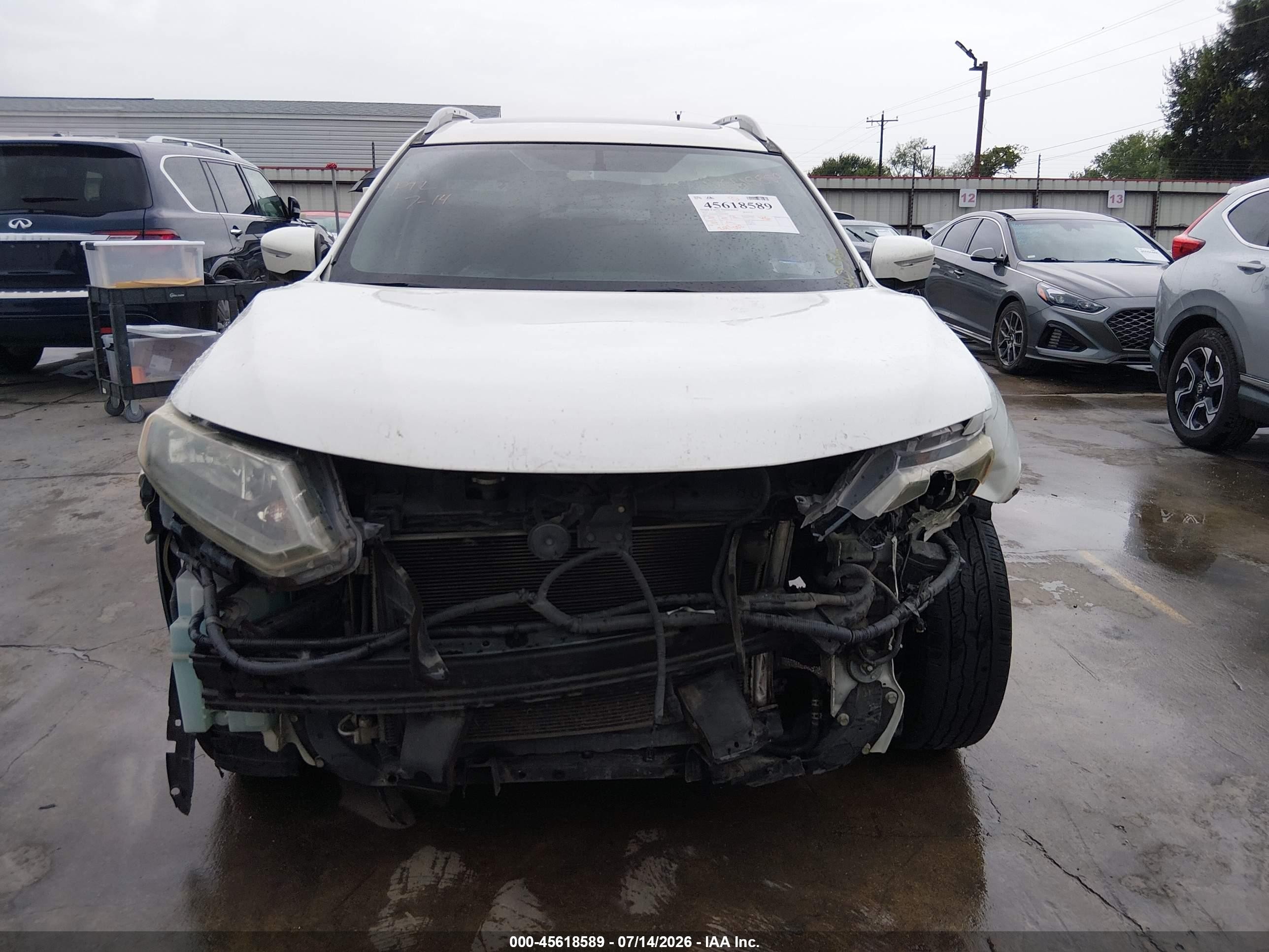 2014 Nissan Rogue Sv White vin: 5N1AT2MT5EC872056