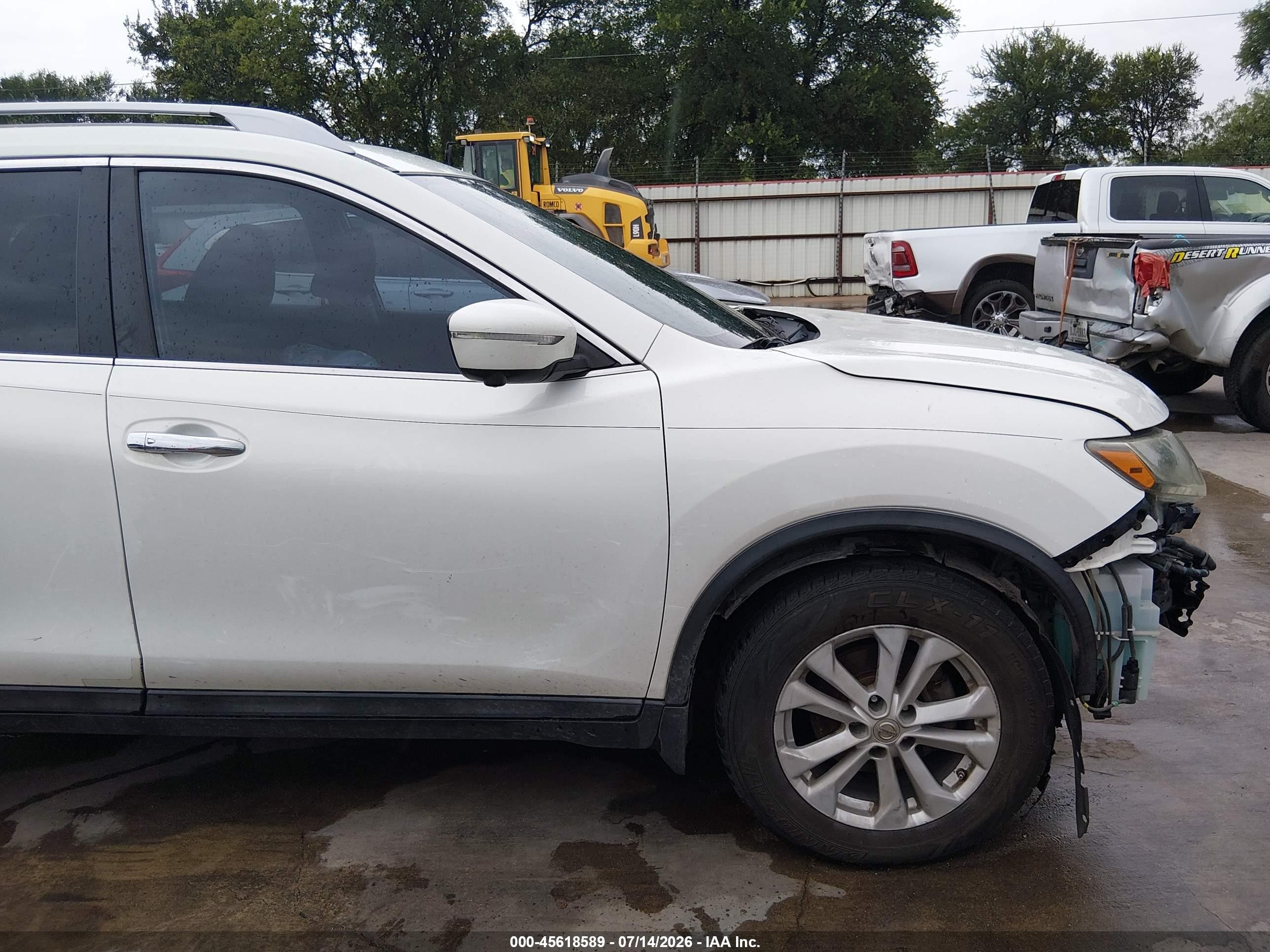 2014 Nissan Rogue Sv White vin: 5N1AT2MT5EC872056