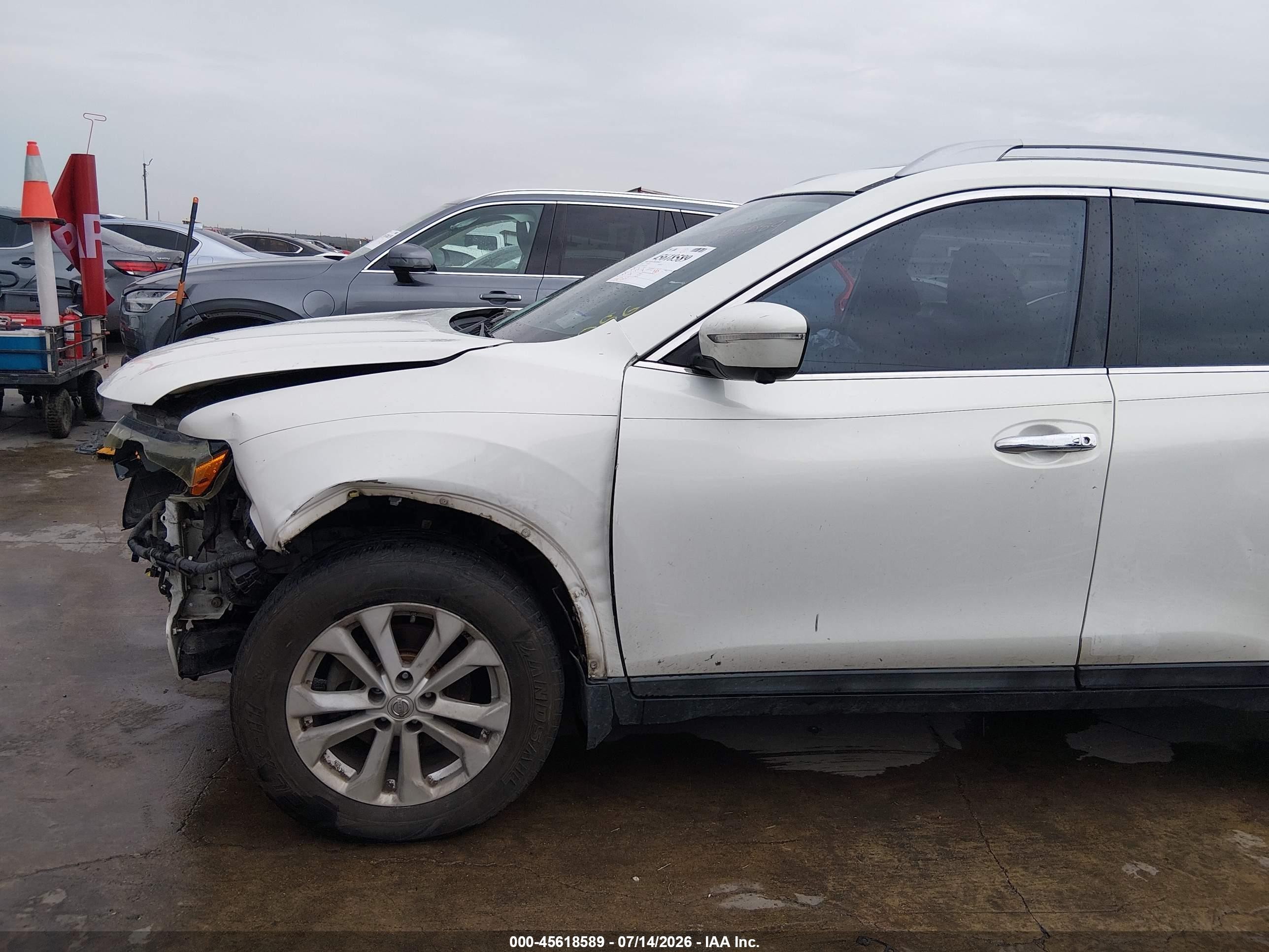 2014 Nissan Rogue Sv White vin: 5N1AT2MT5EC872056