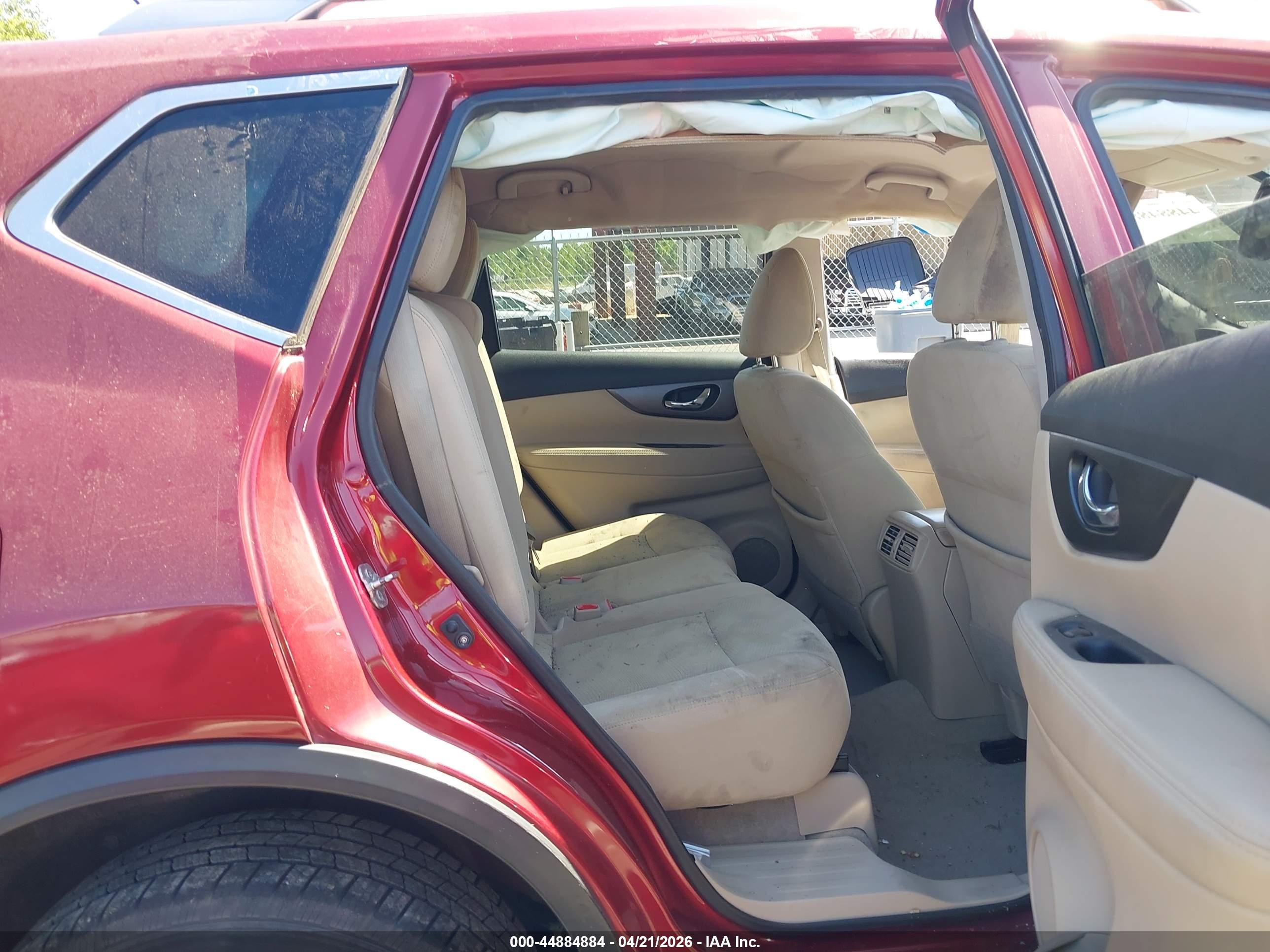 2015 Nissan Rogue Sv Red vin: 5N1AT2MT5FC786361