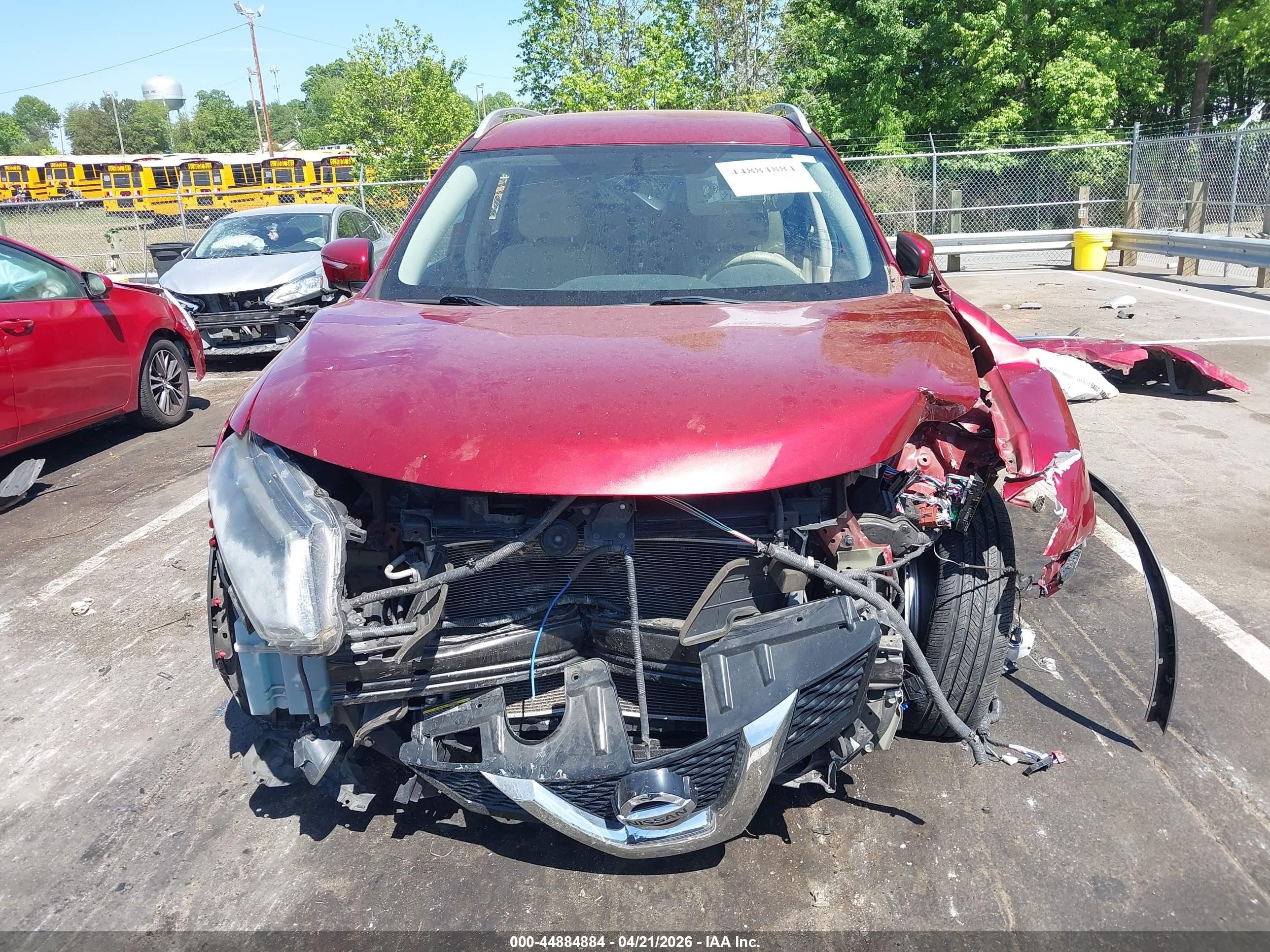 2015 Nissan Rogue Sv Red vin: 5N1AT2MT5FC786361