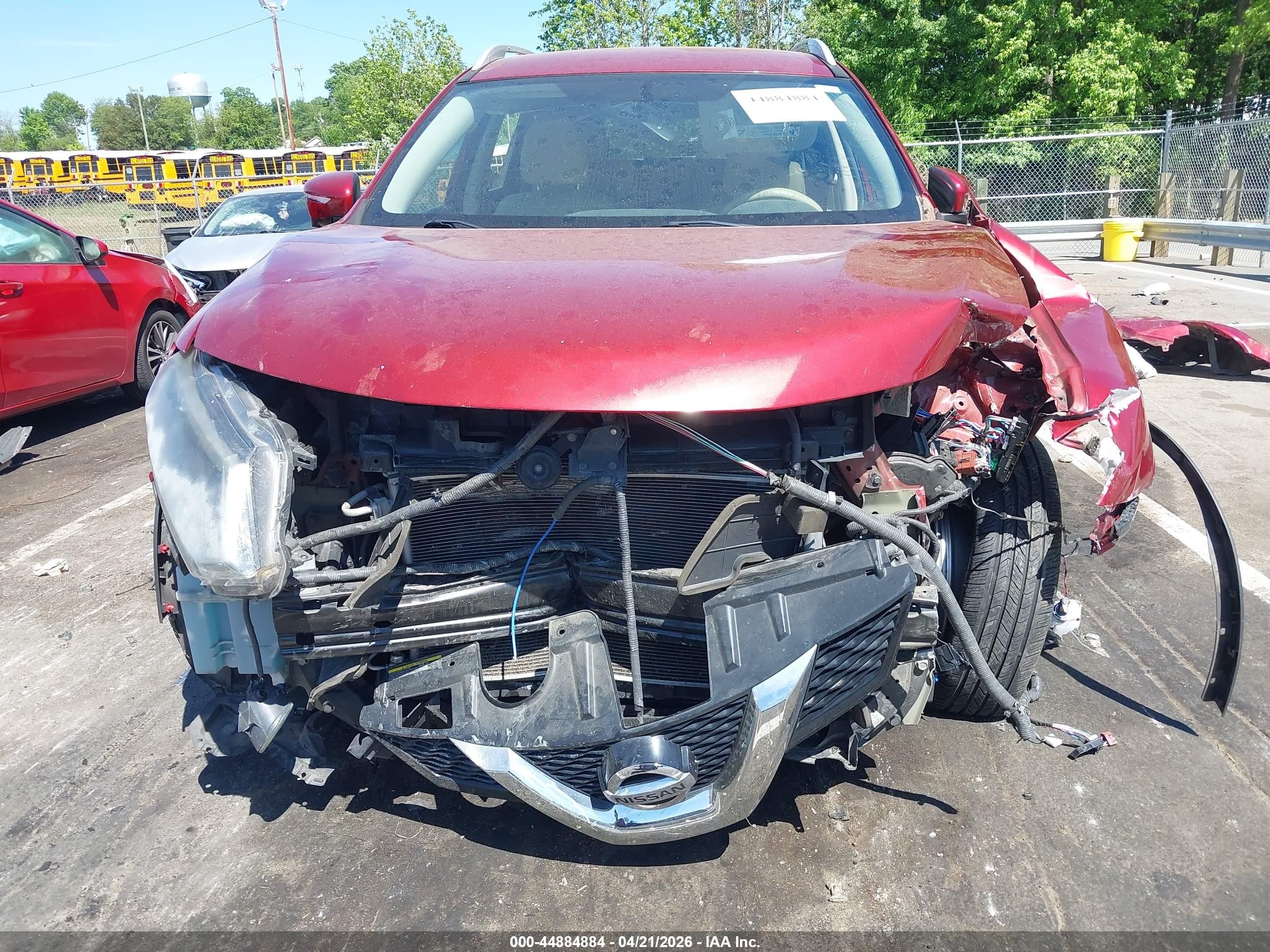 2015 Nissan Rogue Sv Red vin: 5N1AT2MT5FC786361
