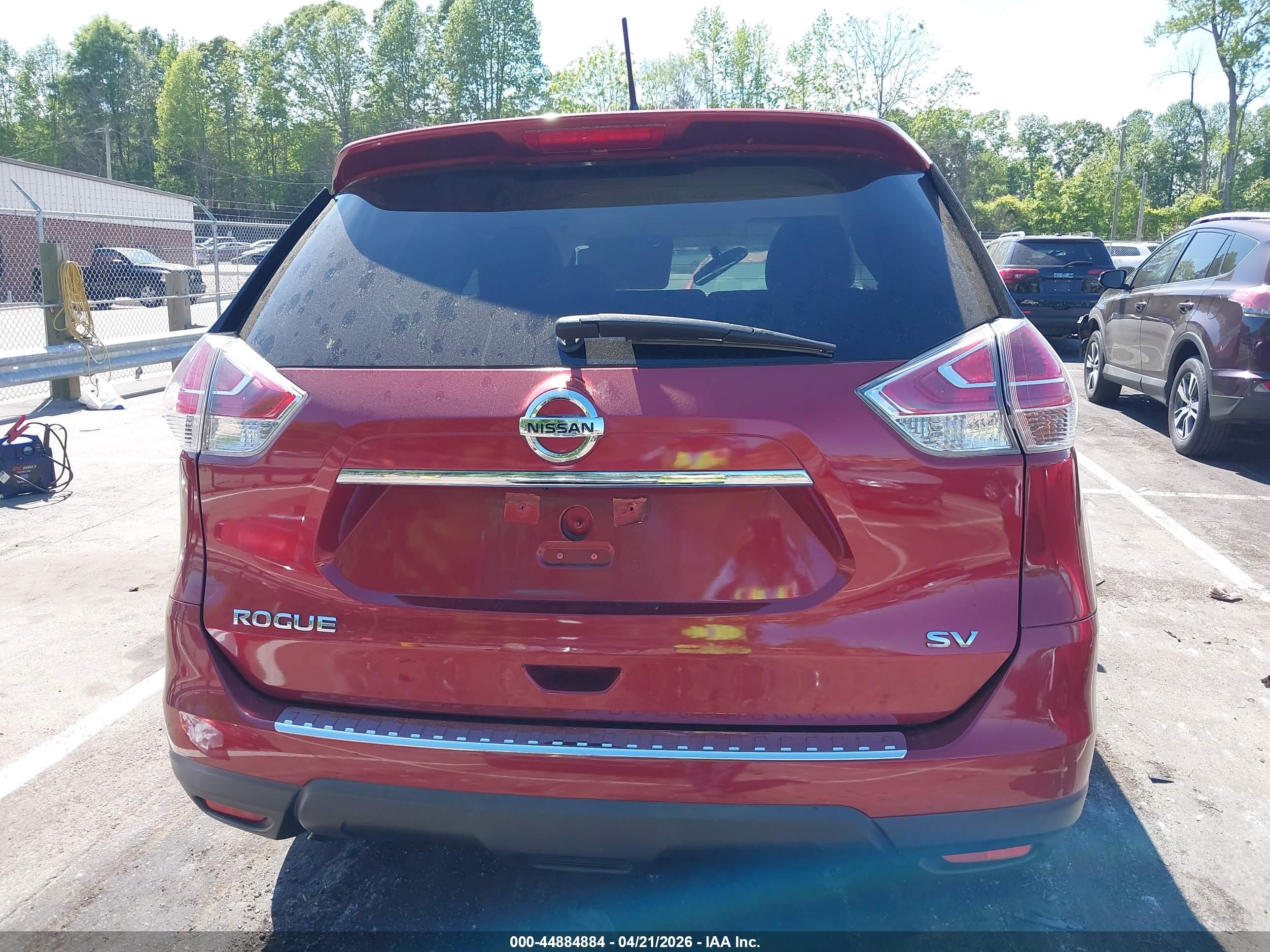 2015 Nissan Rogue Sv Red vin: 5N1AT2MT5FC786361