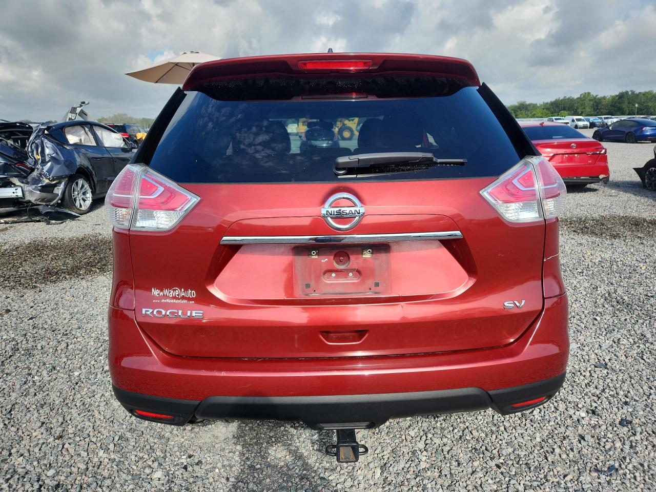 2015 Nissan Rogue Sv Red vin: 5N1AT2MT5FC839480