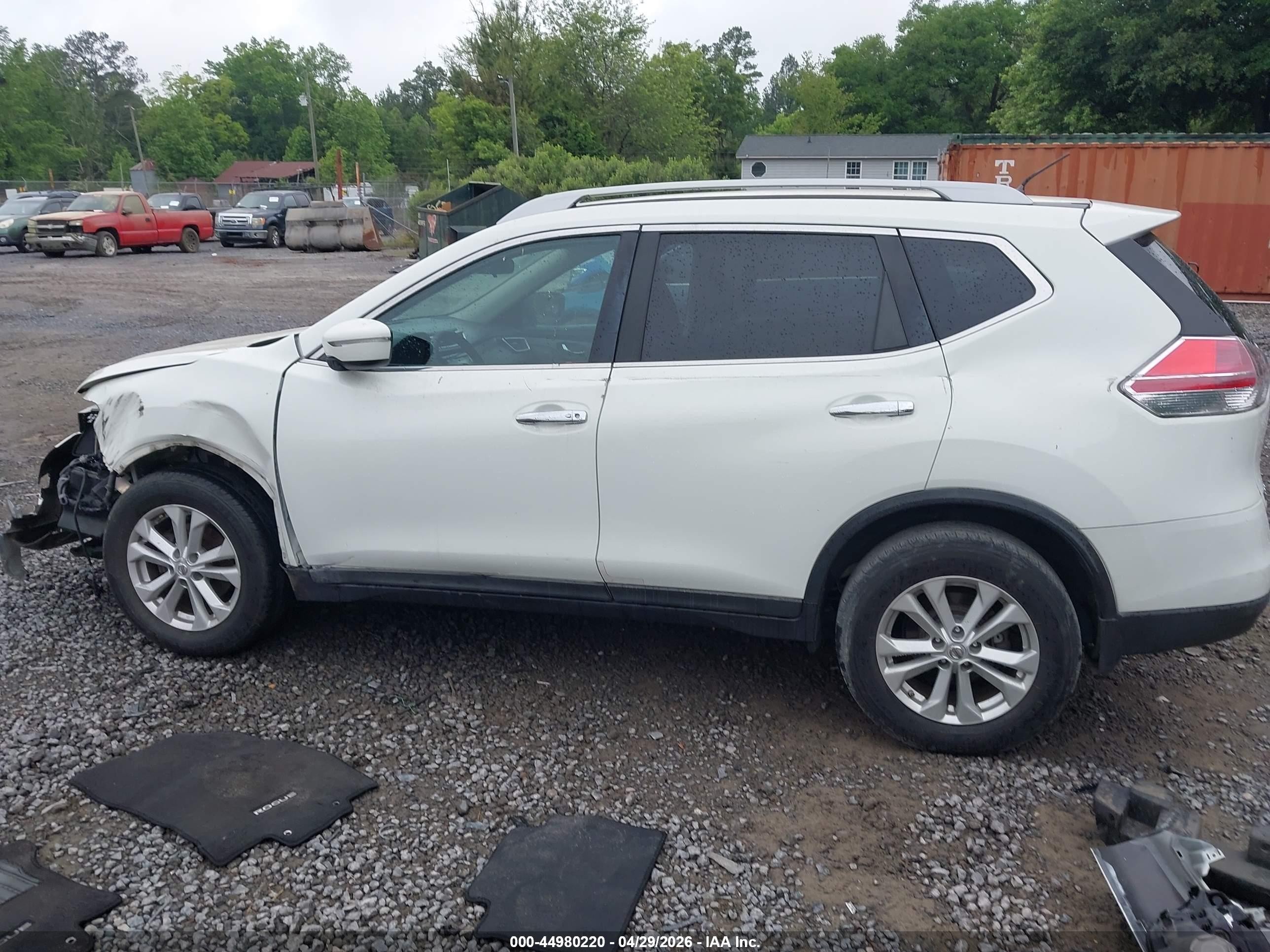 2015 Nissan Rogue Sv White vin: 5N1AT2MT5FC863276
