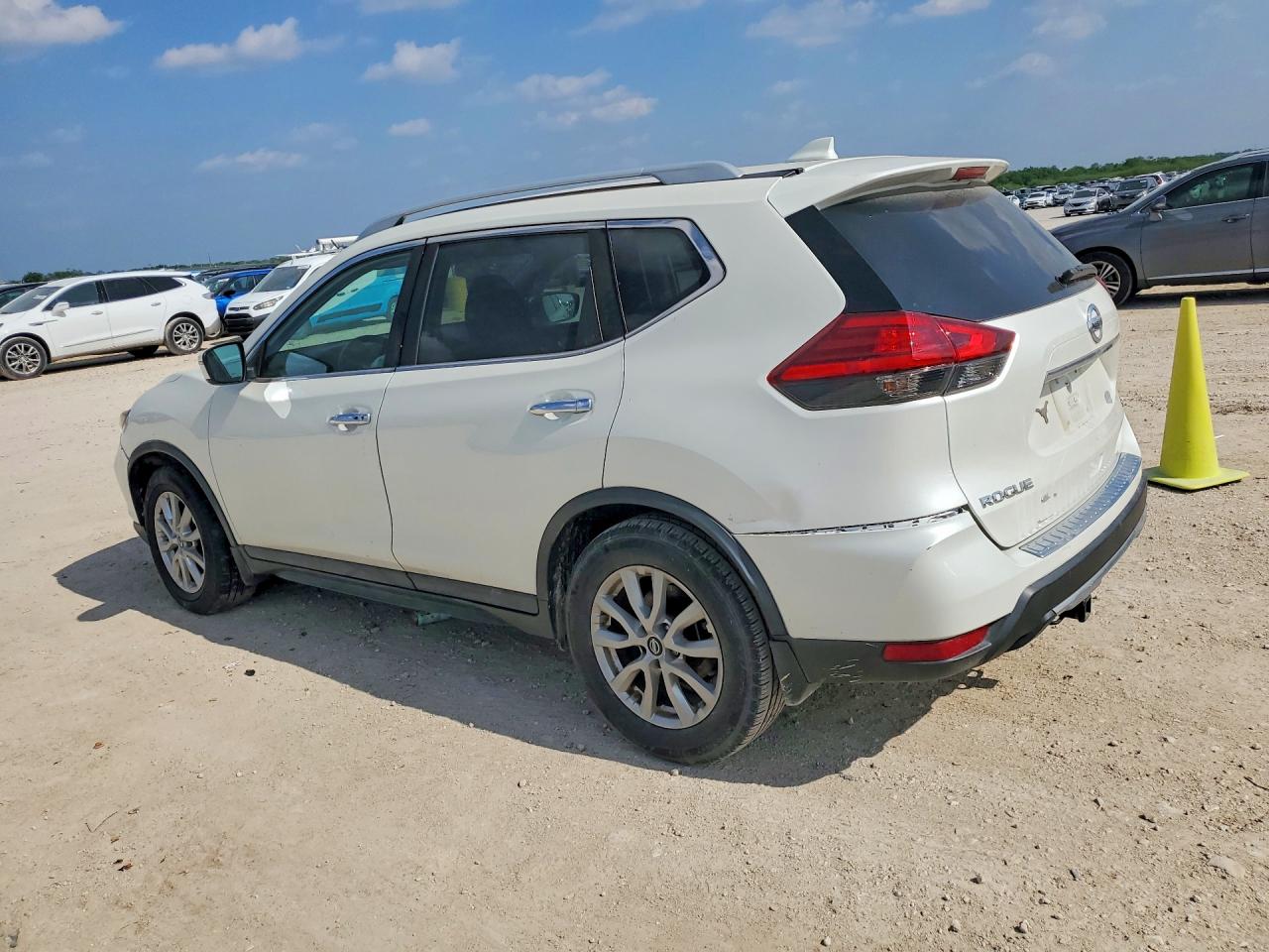 2017 Nissan Rogue Sv White vin: 5N1AT2MT5HC869484