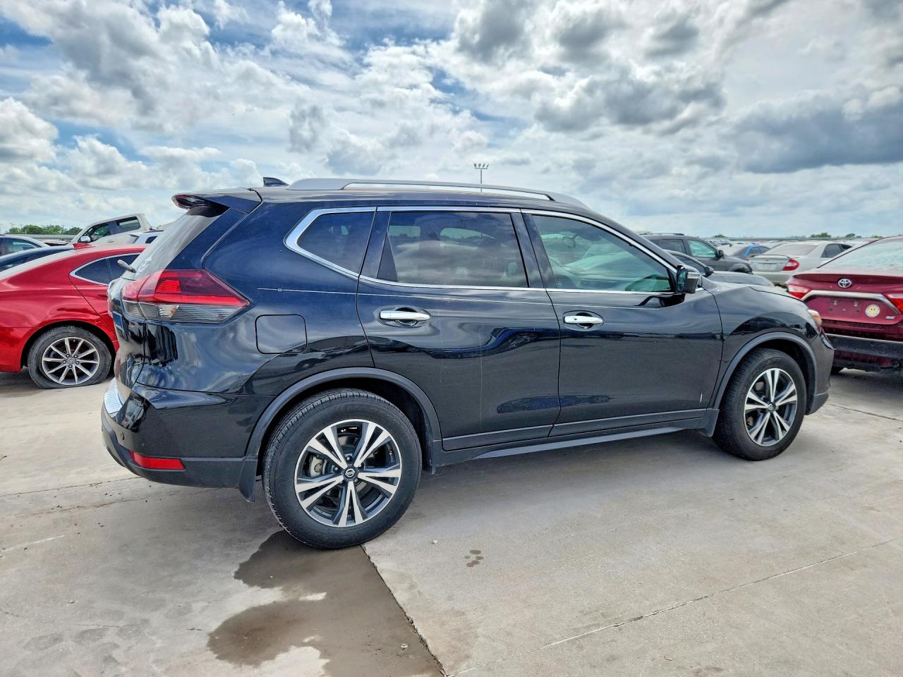 2019 Nissan Rogue Sv Черный vin: 5N1AT2MT5KC701562