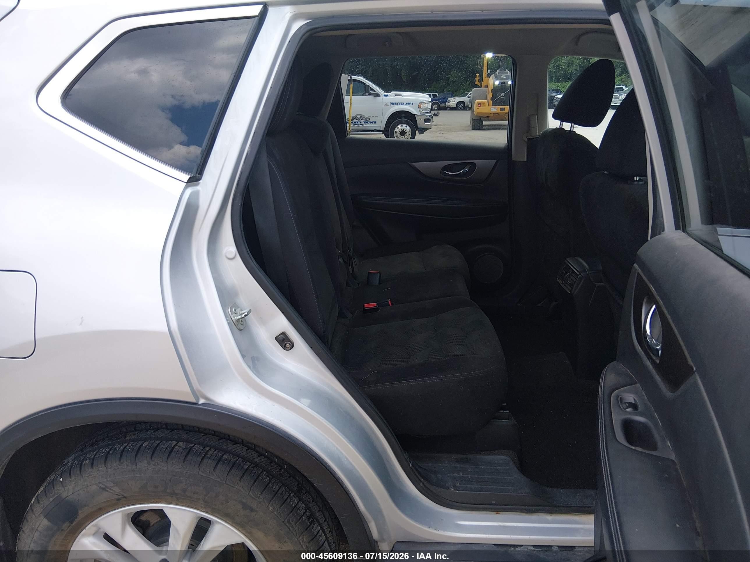 2014 Nissan Rogue Sv Silver vin: 5N1AT2MT6EC758664