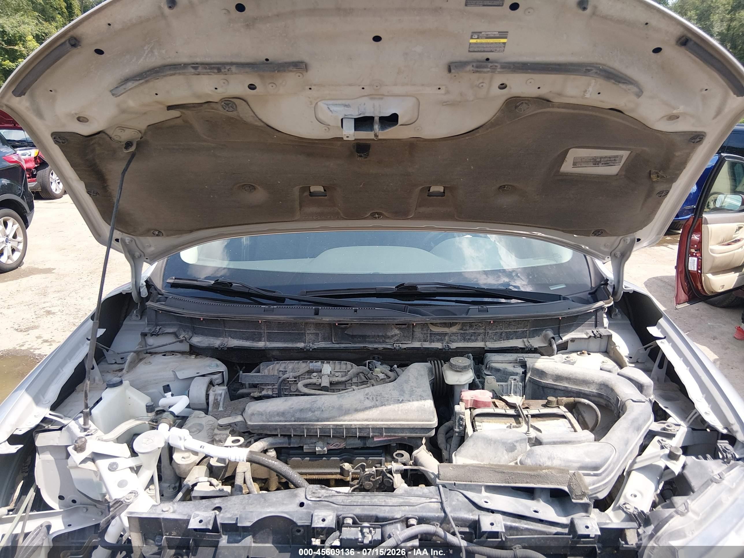 2014 Nissan Rogue Sv Silver vin: 5N1AT2MT6EC758664