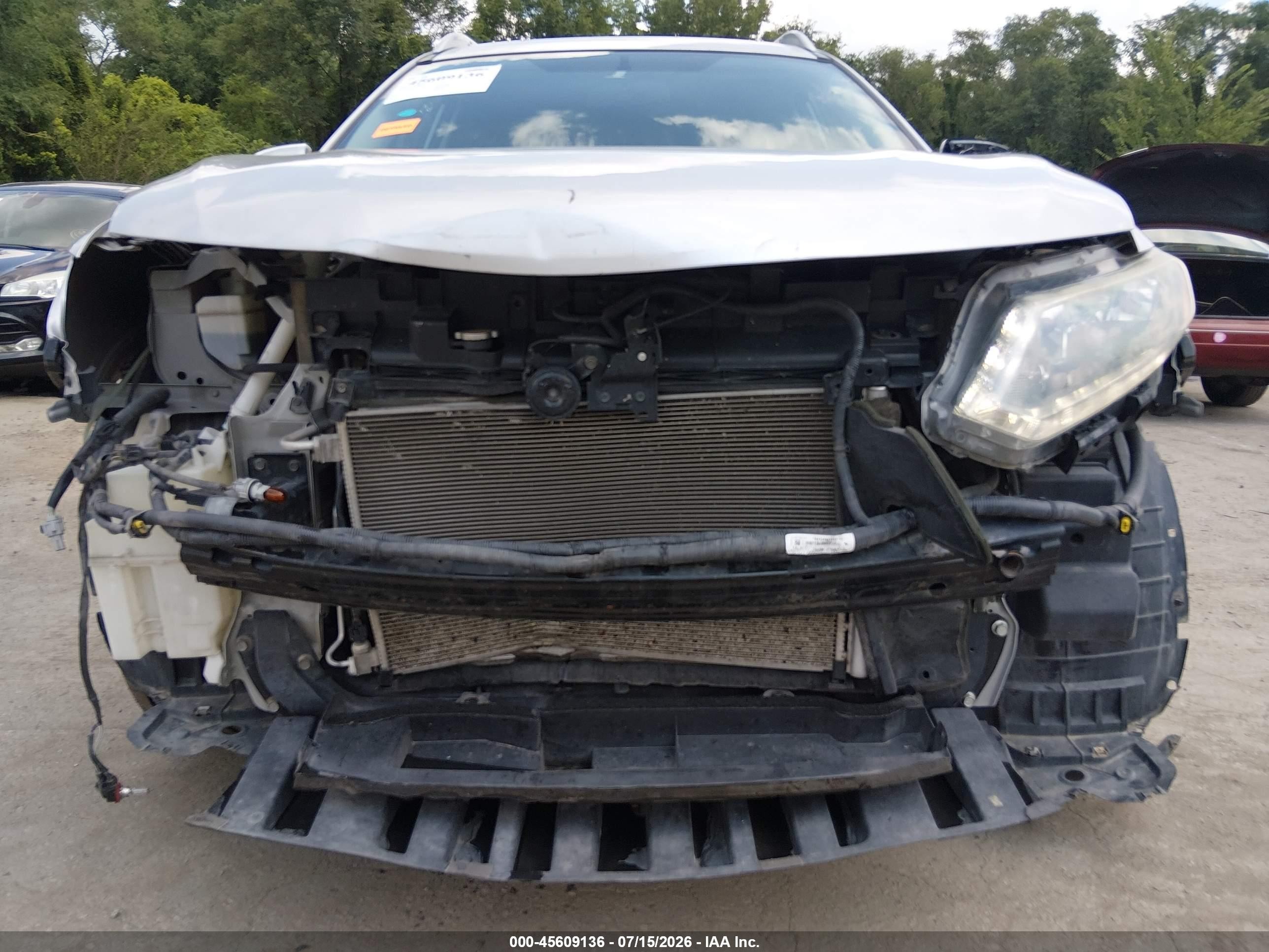 2014 Nissan Rogue Sv Silver vin: 5N1AT2MT6EC758664