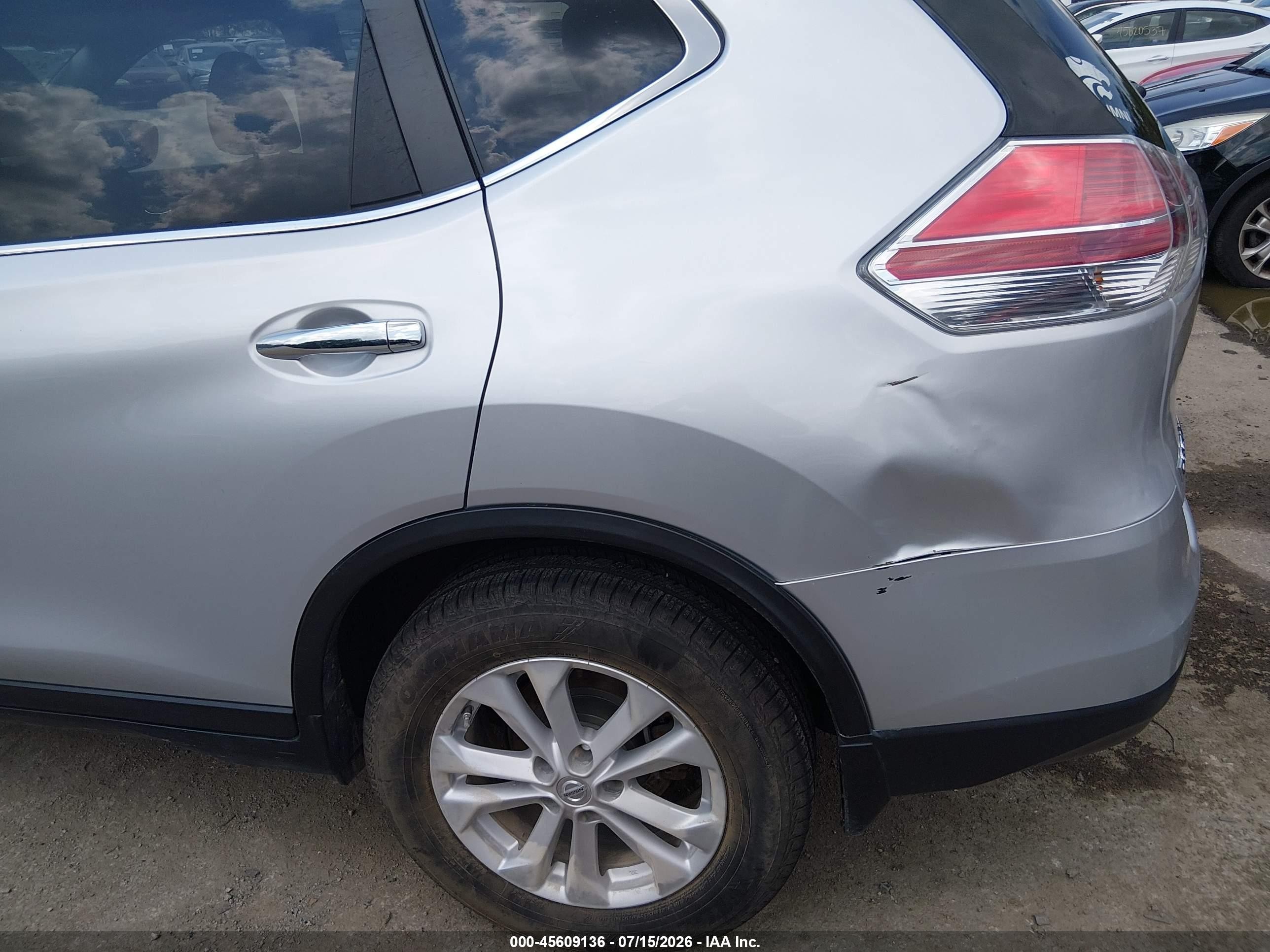 2014 Nissan Rogue Sv Silver vin: 5N1AT2MT6EC758664
