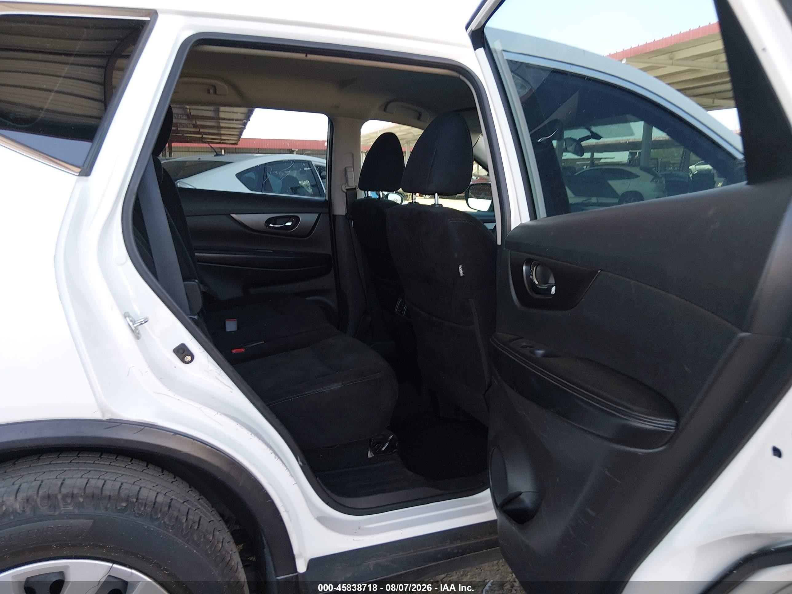 2014 Nissan Rogue S White vin: 5N1AT2MT6EC767896