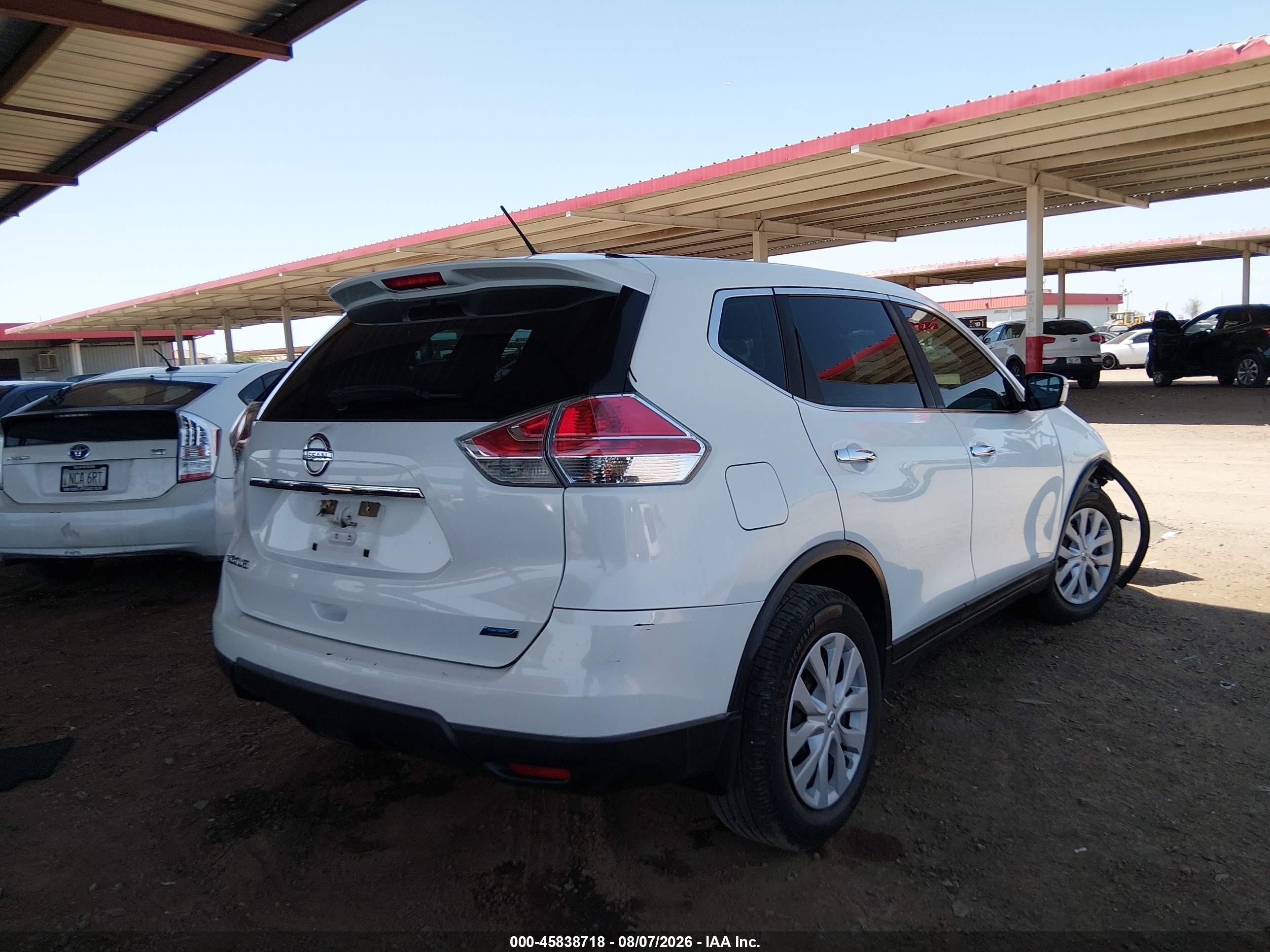 2014 Nissan Rogue S White vin: 5N1AT2MT6EC767896