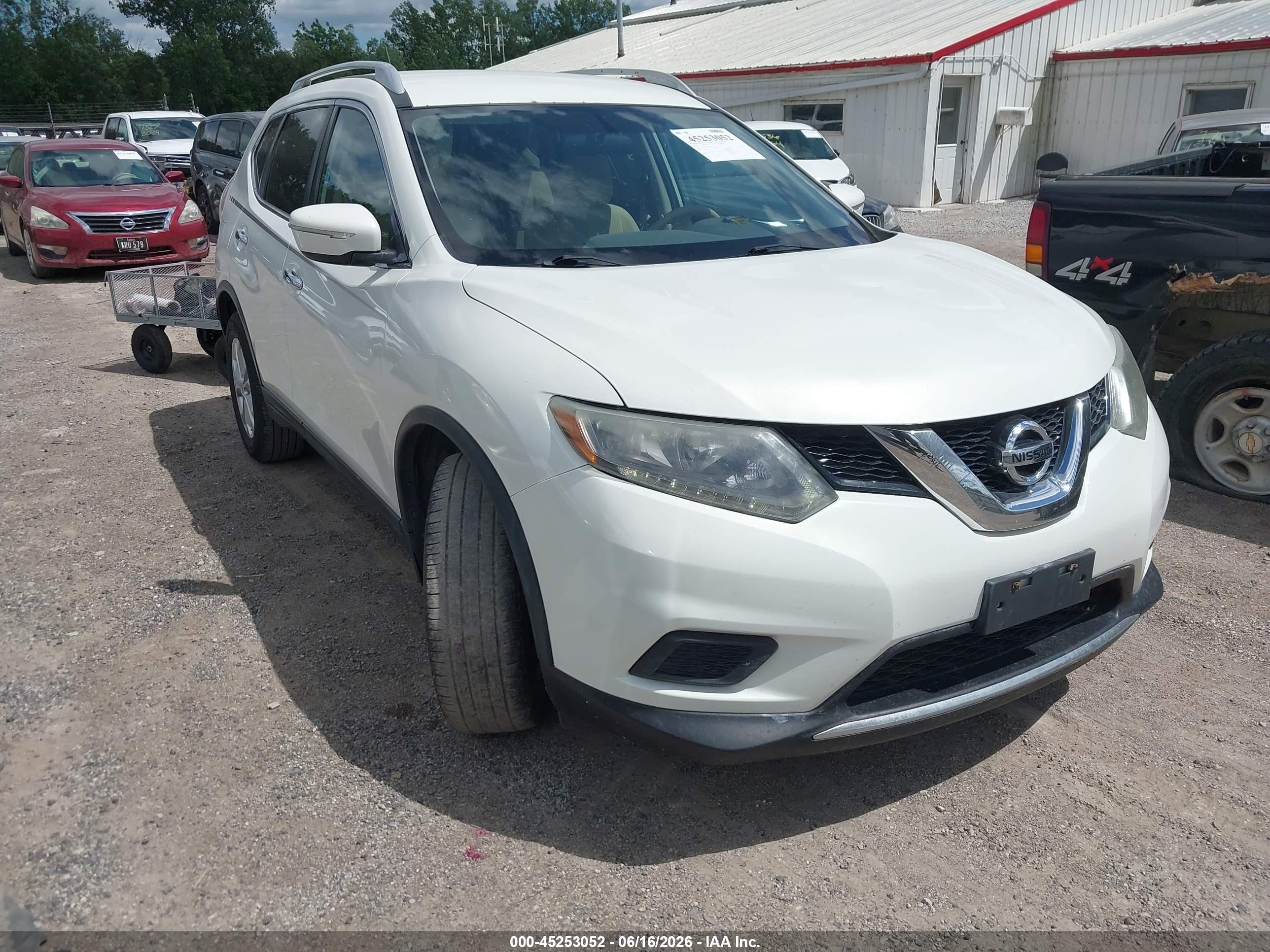 2014 Nissan Rogue Sv White vin: 5N1AT2MT6EC868663