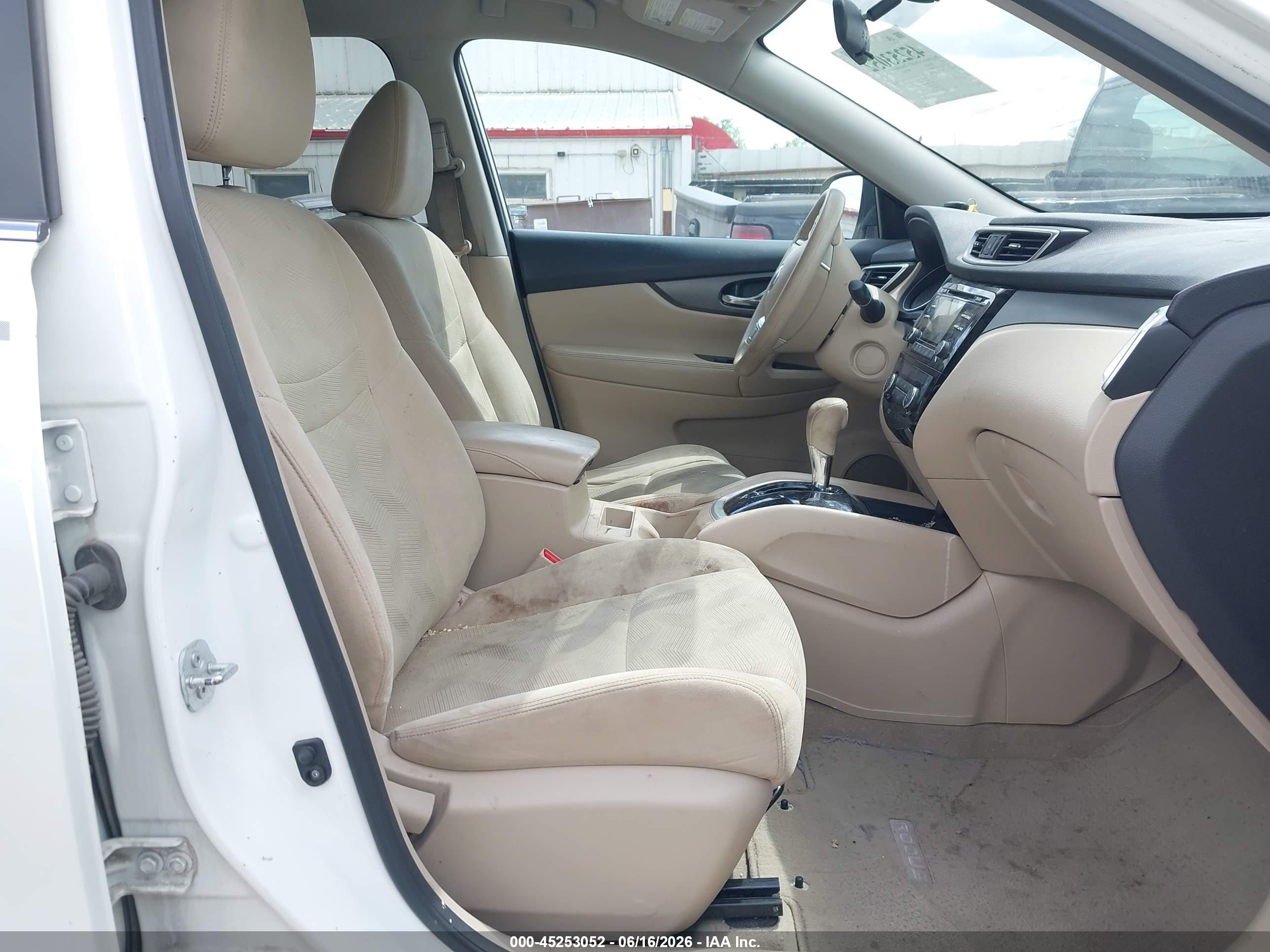 2014 Nissan Rogue Sv White vin: 5N1AT2MT6EC868663