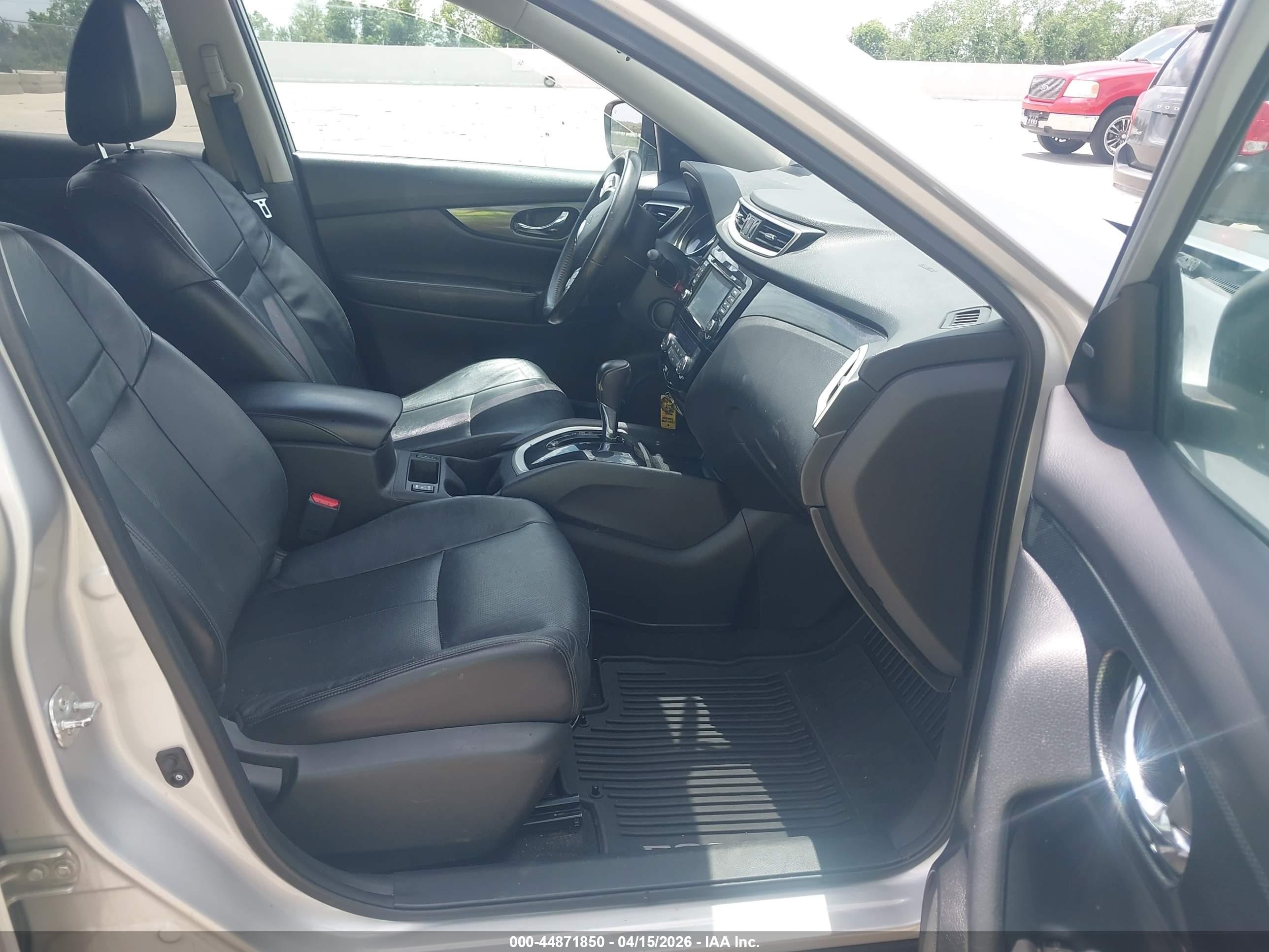 2015 Nissan Rogue Sl Серебряный vin: 5N1AT2MT6FC795442
