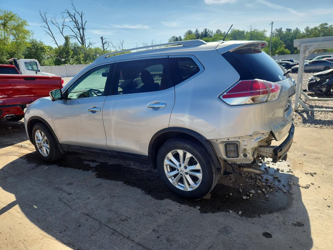 2015 Nissan Rogue Sv Silver vin: 5N1AT2MT6FC832389