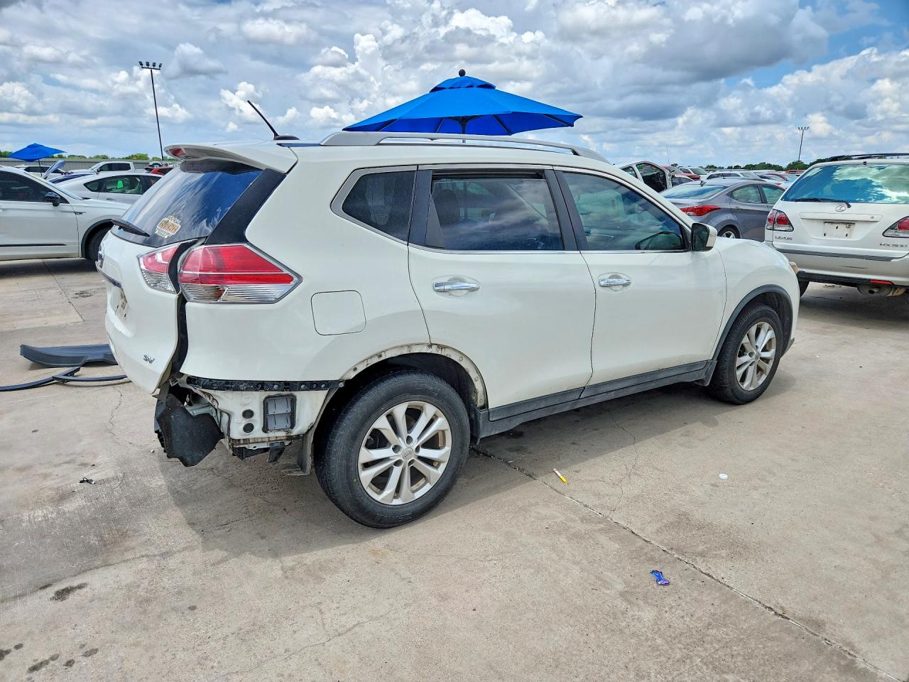 2015 Nissan Rogue Sv White vin: 5N1AT2MT6FC885058