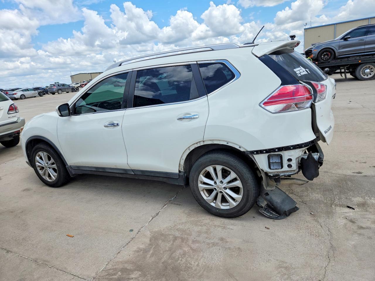 2015 Nissan Rogue Sv White vin: 5N1AT2MT6FC885058