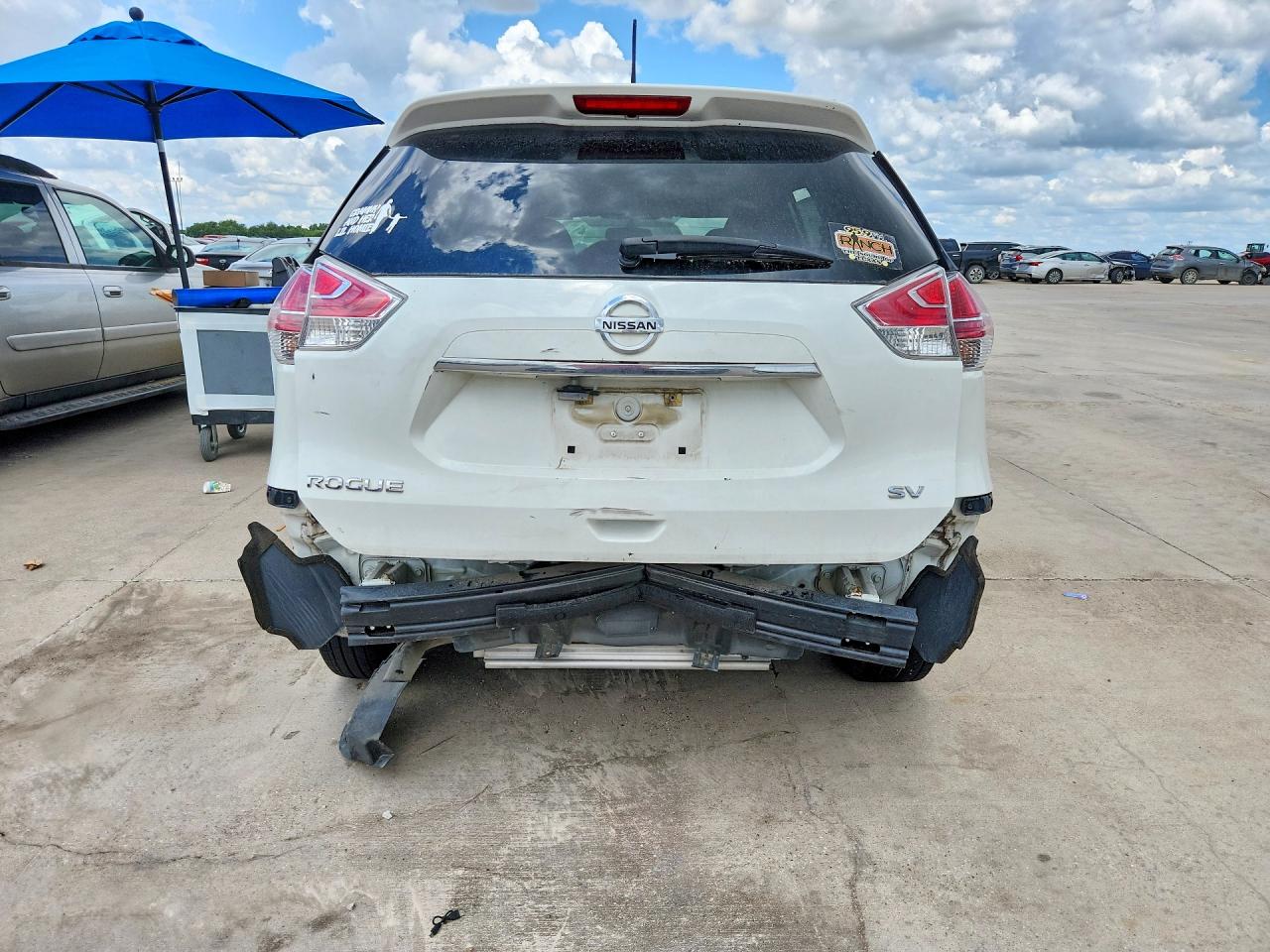 2015 Nissan Rogue Sv White vin: 5N1AT2MT6FC885058
