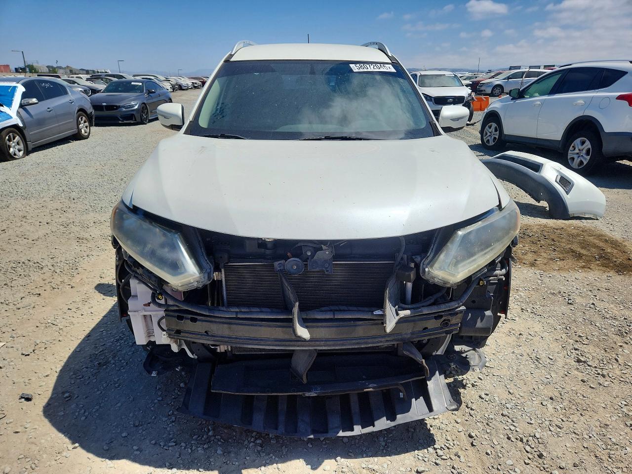 2015 Nissan Rogue S Белый vin: 5N1AT2MT6FC888607