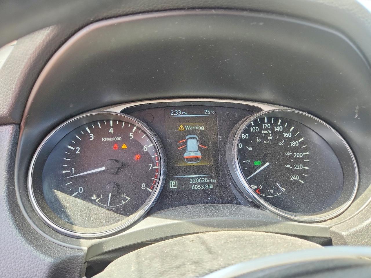 2015 Nissan Rogue S Белый vin: 5N1AT2MT6FC888607