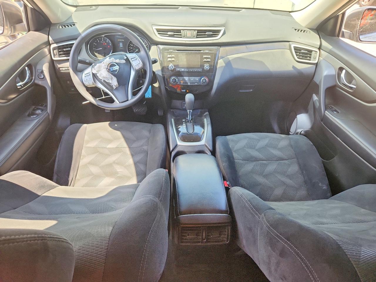 2015 Nissan Rogue S Белый vin: 5N1AT2MT6FC888607