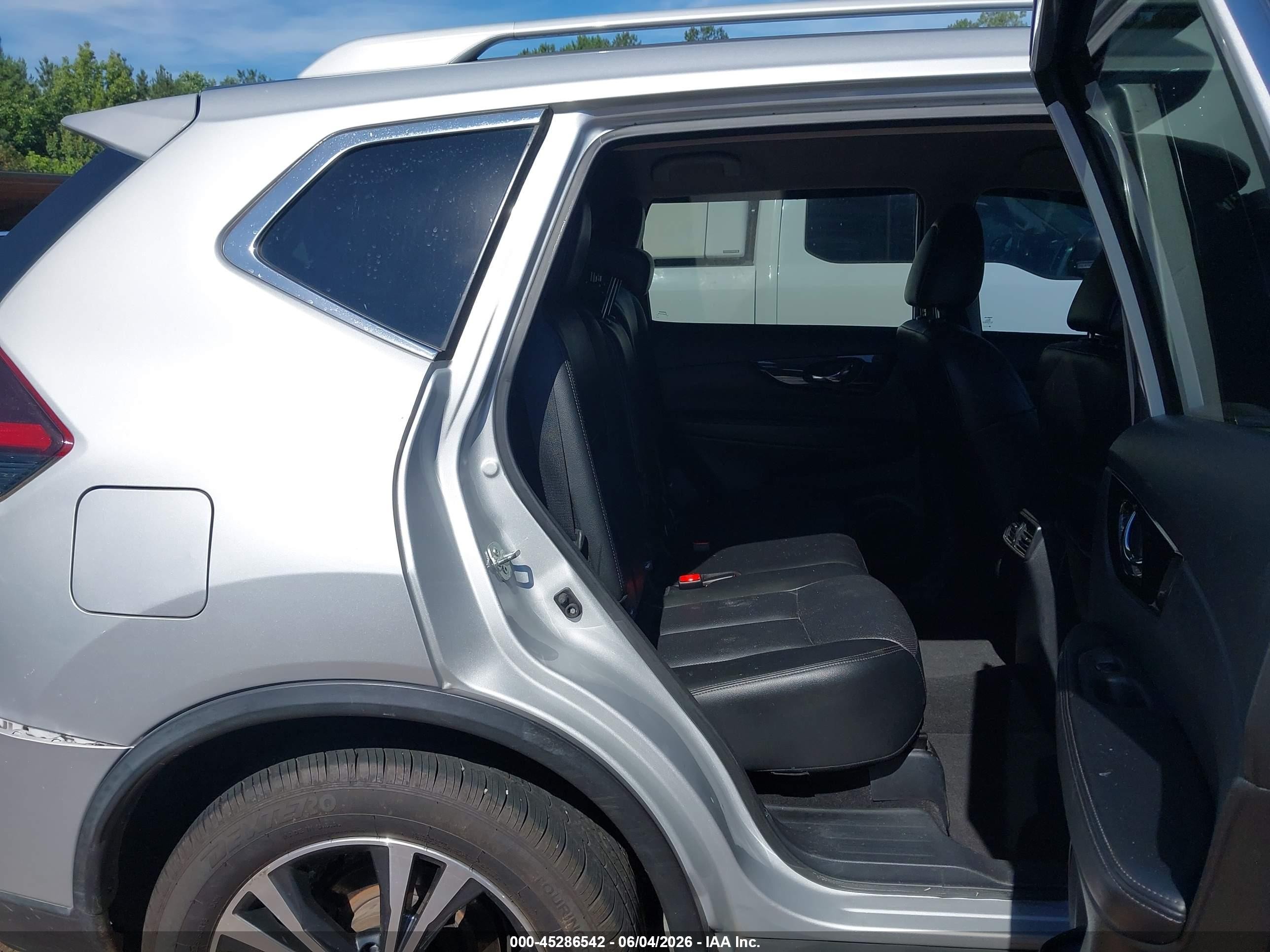 2018 Nissan Rogue Sl Silver vin: 5N1AT2MT6JC793490