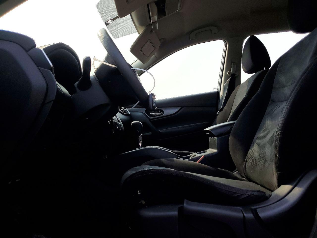 2014 Nissan Rogue S Silver vin: 5N1AT2MT7EC863925