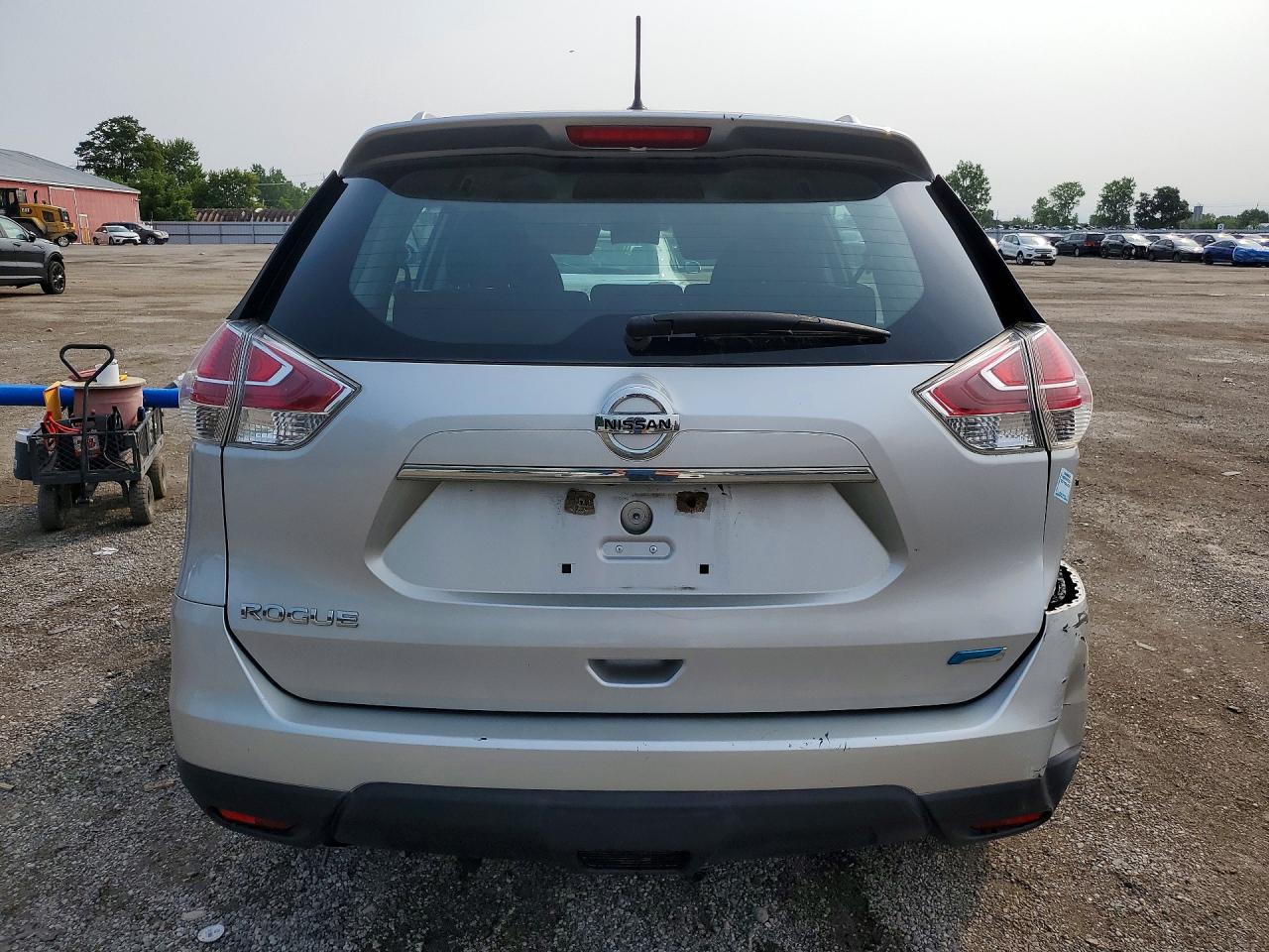 2014 Nissan Rogue S Silver vin: 5N1AT2MT7EC863925