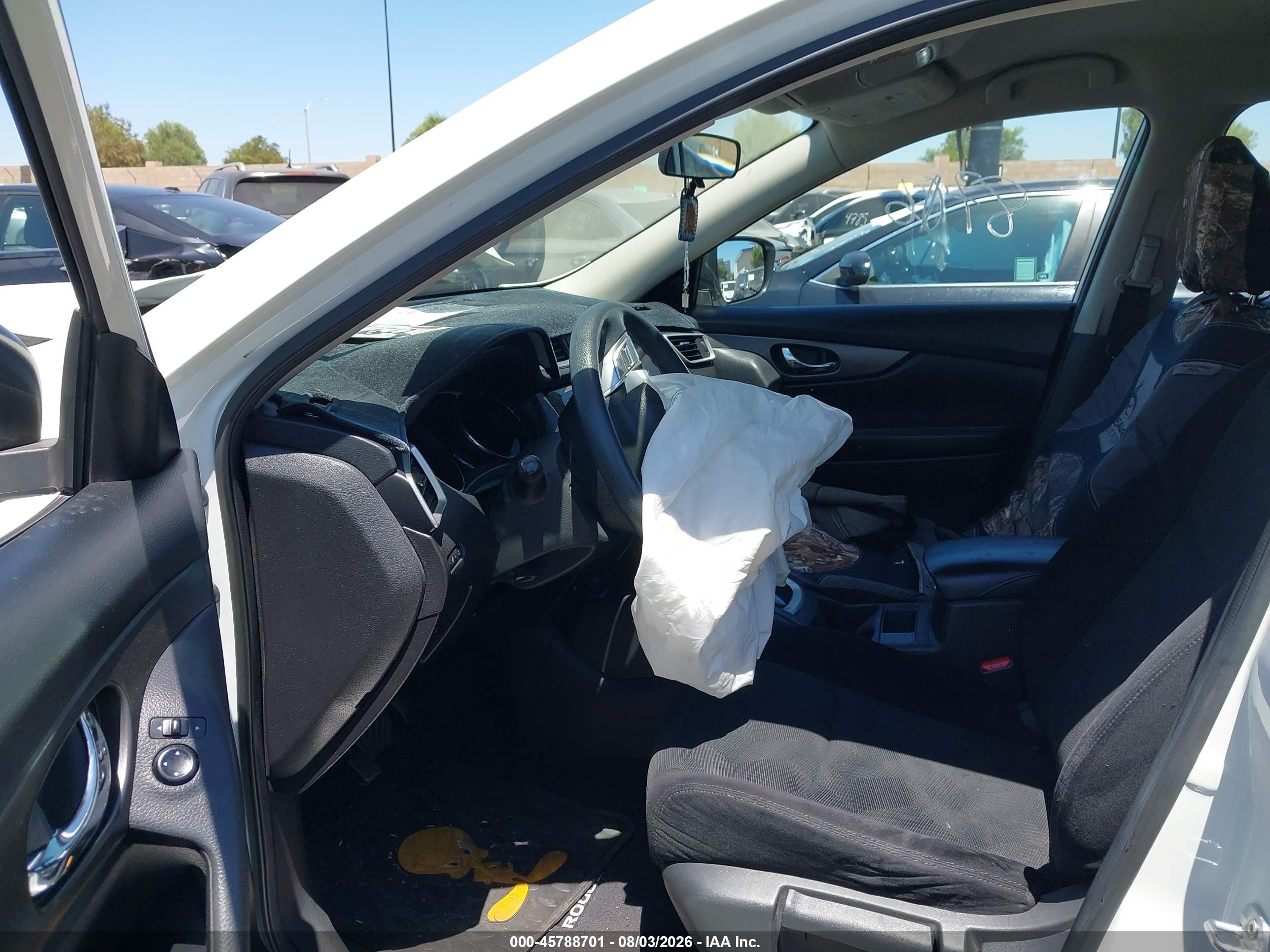 2015 Nissan Rogue S White vin: 5N1AT2MT7FC764281