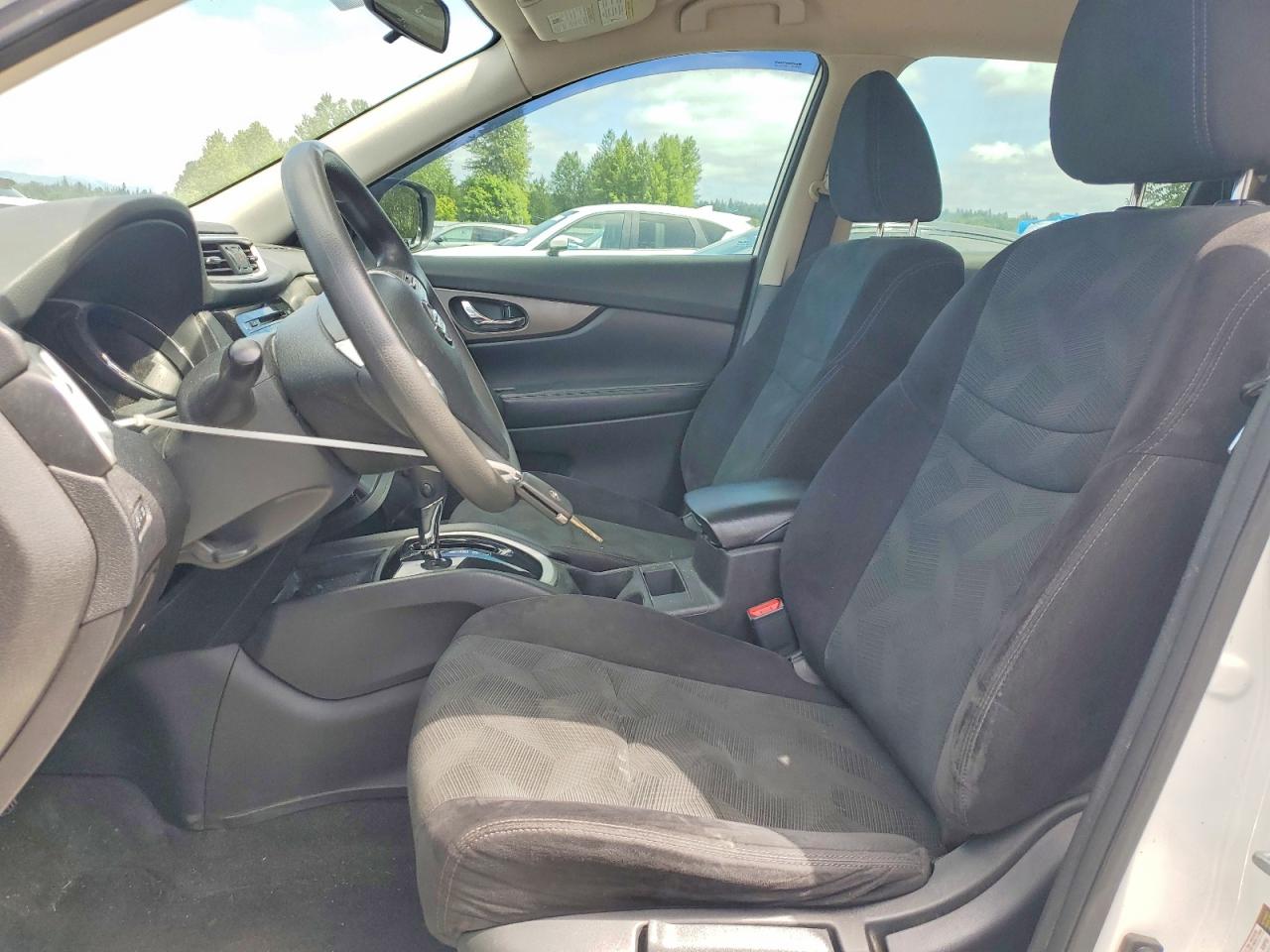 2015 Nissan Rogue S White vin: 5N1AT2MT7FC769996