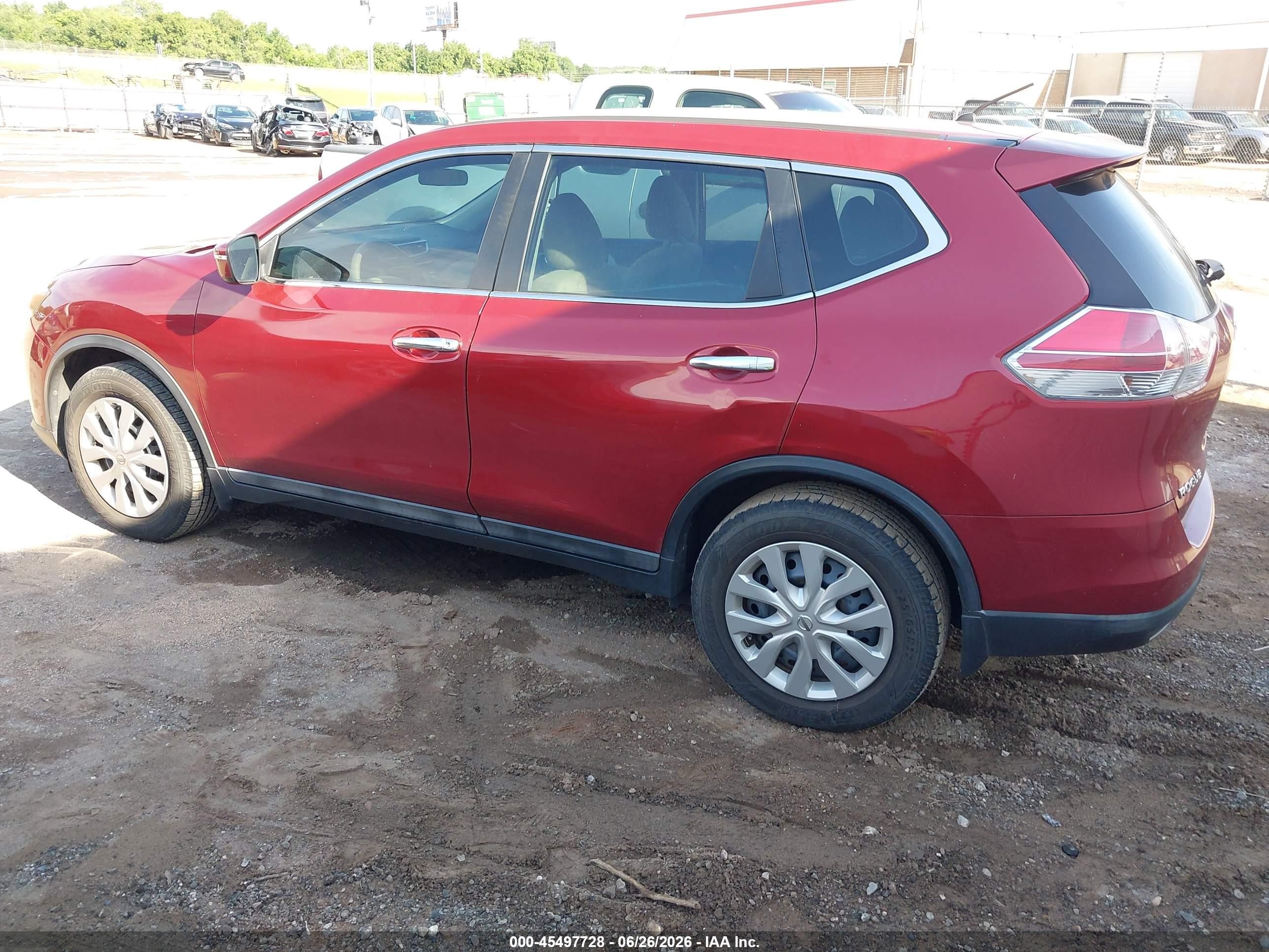 2015 Nissan Rogue S Red vin: 5N1AT2MT7FC786328
