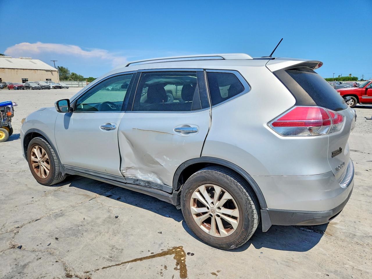 2015 Nissan Rogue Sv Silver vin: 5N1AT2MT7FC799127