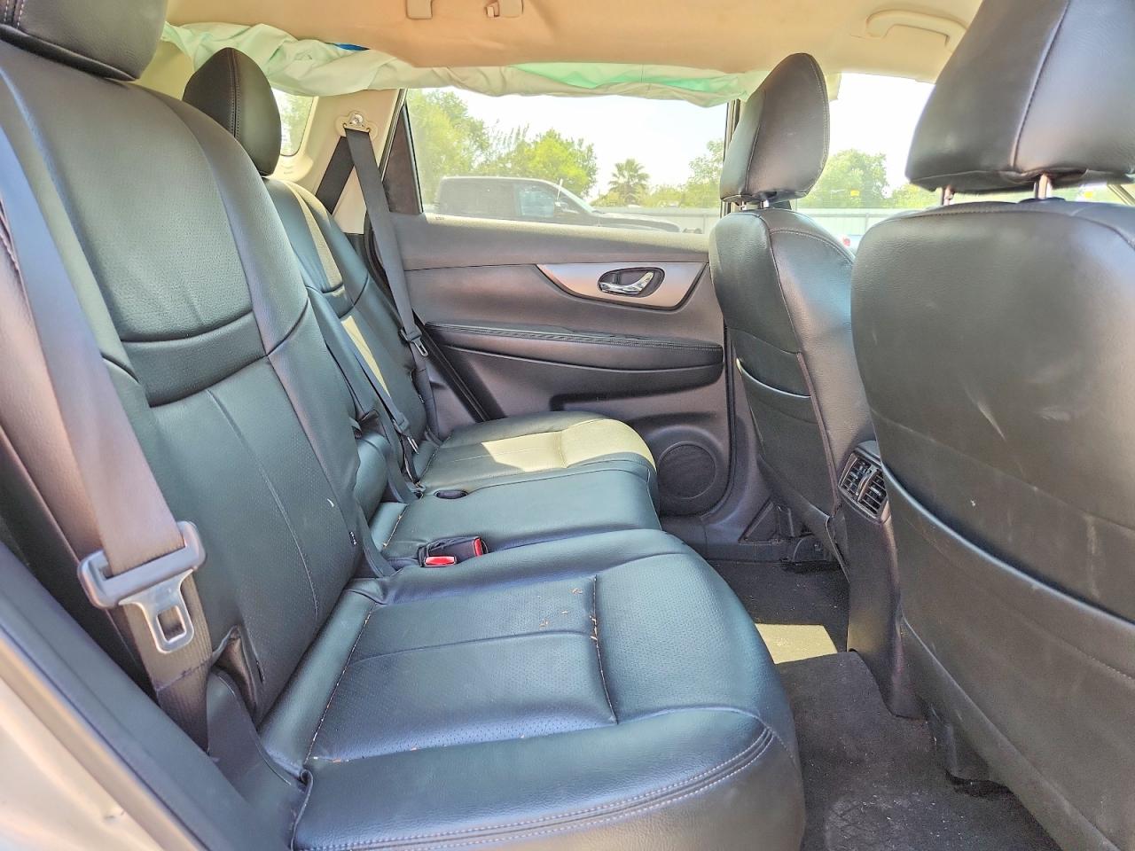 2015 Nissan Rogue Sv Silver vin: 5N1AT2MT7FC799127