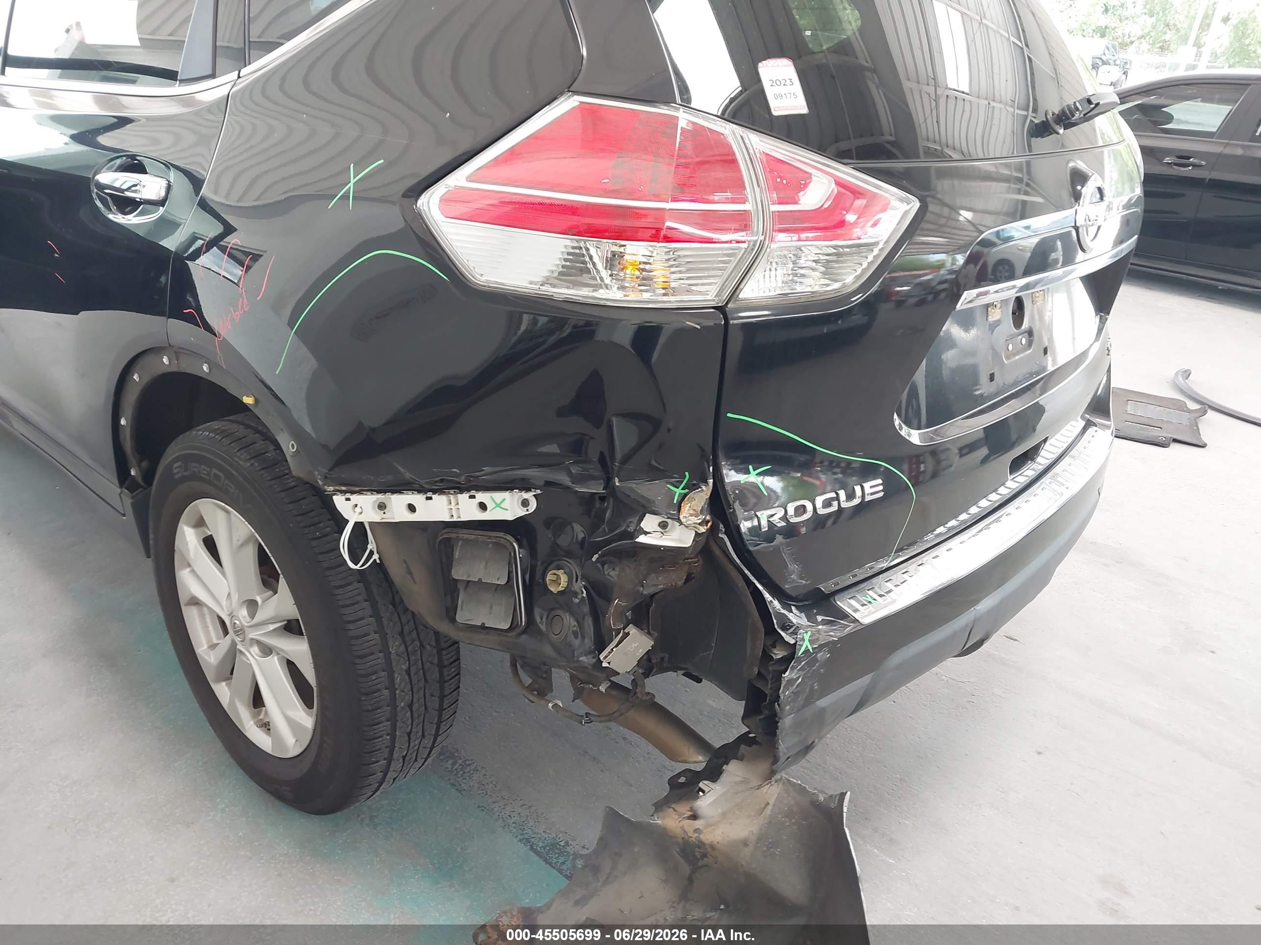 2015 Nissan Rogue Sv Black vin: 5N1AT2MT7FC807209