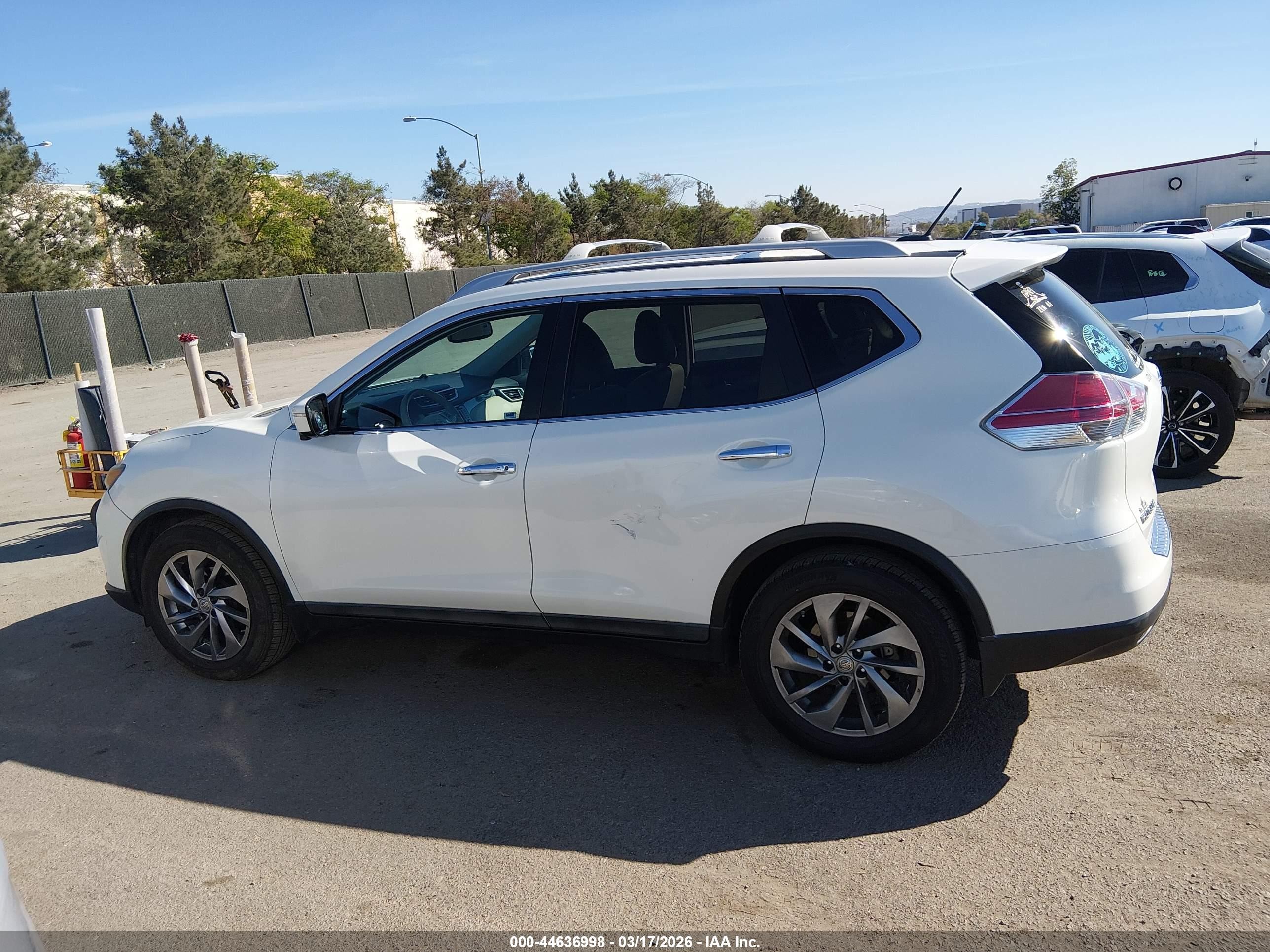2015 Nissan Rogue Sl White vin: 5N1AT2MT7FC815603
